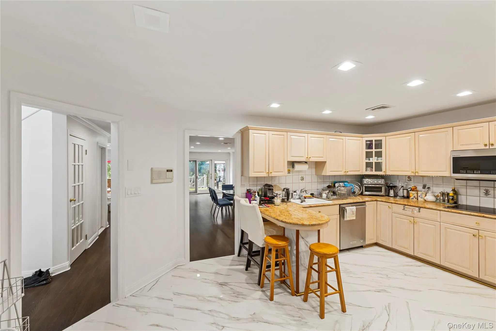 83 Foxwood Drive, Oyster Bay, NY, 3 Bedrooms Bedrooms, 11 Rooms Rooms,3 BathroomsBathrooms,Residential,For Rent,Foxwood,0,1005359 83 Foxwood Drive, Oyster Bay, NY, 3 Bedrooms Bedrooms, 11 Rooms Rooms,3 BathroomsBathrooms,Residential,For Rent,Foxwood,0,1005359