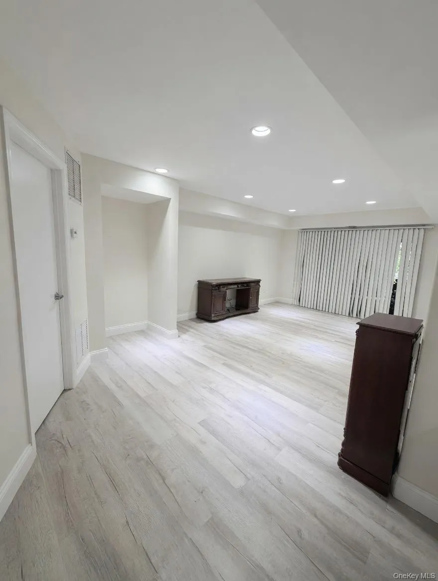 83 Foxwood Drive, Oyster Bay, NY, 3 Bedrooms Bedrooms, 11 Rooms Rooms,3 BathroomsBathrooms,Residential,For Rent,Foxwood,0,1005359 83 Foxwood Drive, Oyster Bay, NY, 3 Bedrooms Bedrooms, 11 Rooms Rooms,3 BathroomsBathrooms,Residential,For Rent,Foxwood,0,1005359
