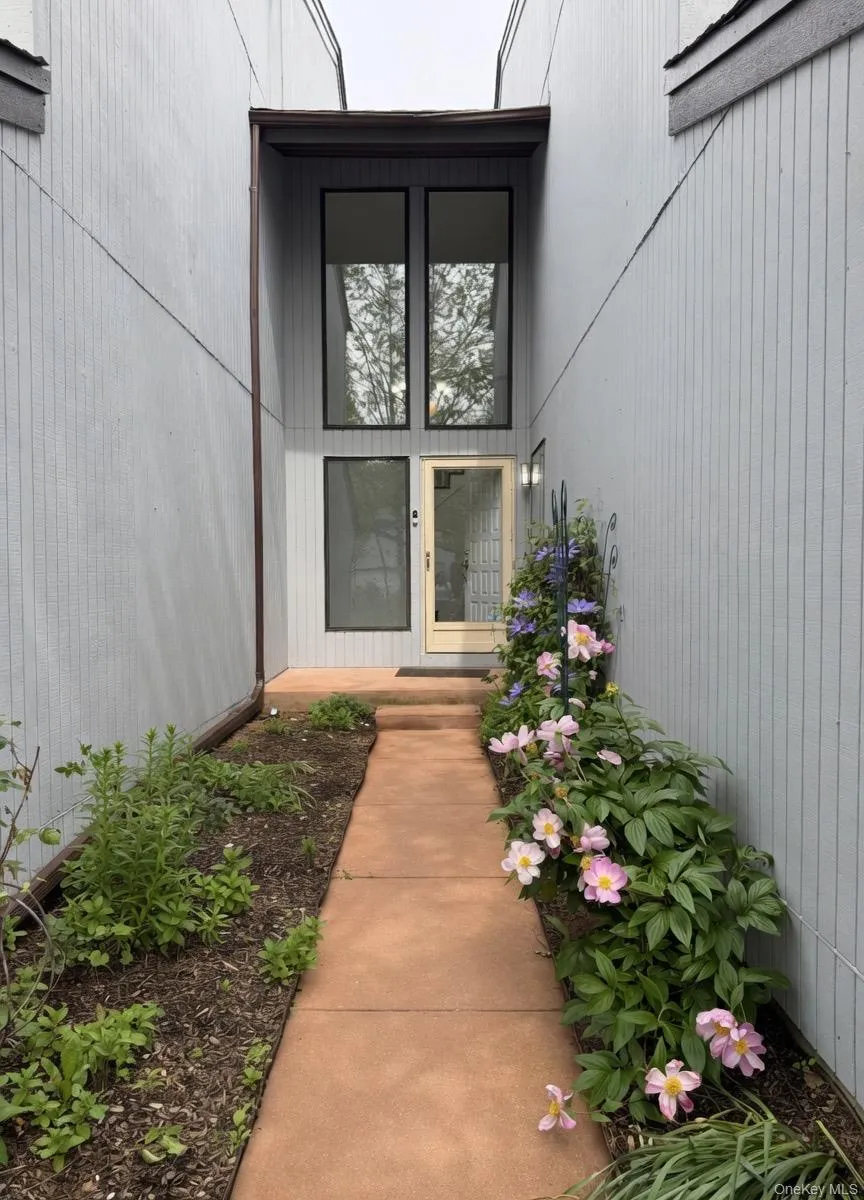 83 Foxwood Drive, Oyster Bay, NY, 3 Bedrooms Bedrooms, 11 Rooms Rooms,3 BathroomsBathrooms,Residential,For Rent,Foxwood,0,1005359 83 Foxwood Drive, Oyster Bay, NY, 3 Bedrooms Bedrooms, 11 Rooms Rooms,3 BathroomsBathrooms,Residential,For Rent,Foxwood,0,1005359