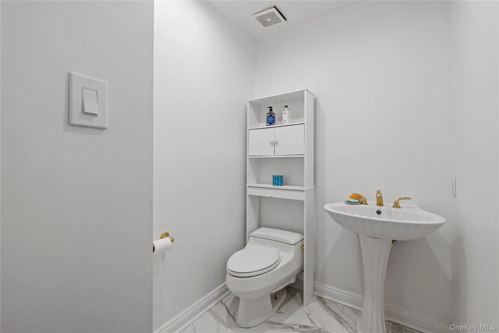 83 Foxwood Drive, Oyster Bay, NY, 3 Bedrooms Bedrooms, 11 Rooms Rooms,3 BathroomsBathrooms,Residential,For Rent,Foxwood,0,1005359 83 Foxwood Drive, Oyster Bay, NY, 3 Bedrooms Bedrooms, 11 Rooms Rooms,3 BathroomsBathrooms,Residential,For Rent,Foxwood,0,1005359