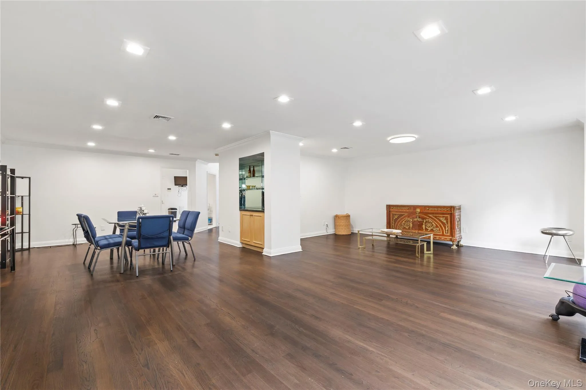 83 Foxwood Drive, Oyster Bay, NY, 3 Bedrooms Bedrooms, 11 Rooms Rooms,3 BathroomsBathrooms,Residential,For Rent,Foxwood,0,1005359 83 Foxwood Drive, Oyster Bay, NY, 3 Bedrooms Bedrooms, 11 Rooms Rooms,3 BathroomsBathrooms,Residential,For Rent,Foxwood,0,1005359