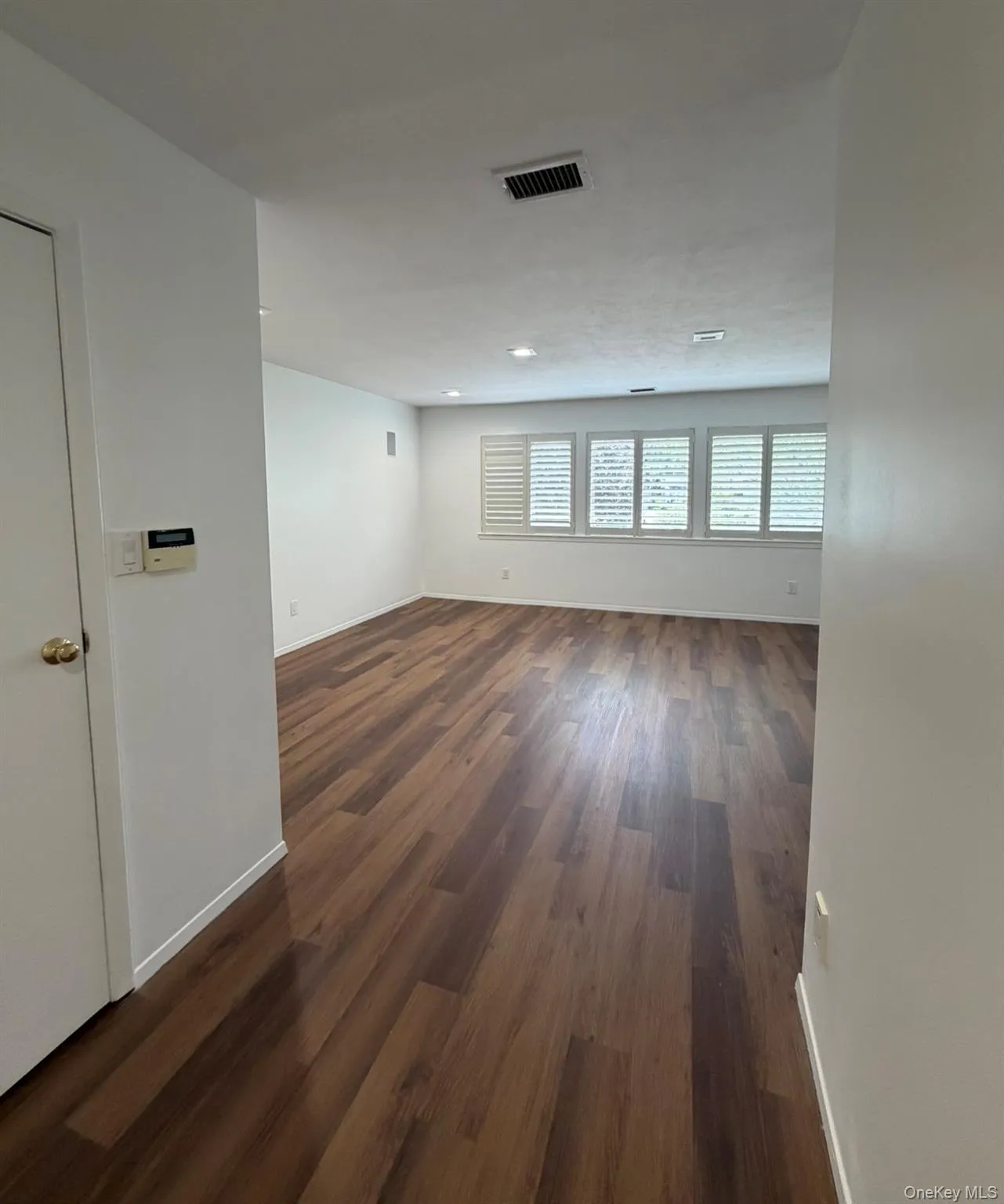 83 Foxwood Drive, Oyster Bay, NY, 3 Bedrooms Bedrooms, 11 Rooms Rooms,3 BathroomsBathrooms,Residential,For Rent,Foxwood,0,1005359 83 Foxwood Drive, Oyster Bay, NY, 3 Bedrooms Bedrooms, 11 Rooms Rooms,3 BathroomsBathrooms,Residential,For Rent,Foxwood,0,1005359