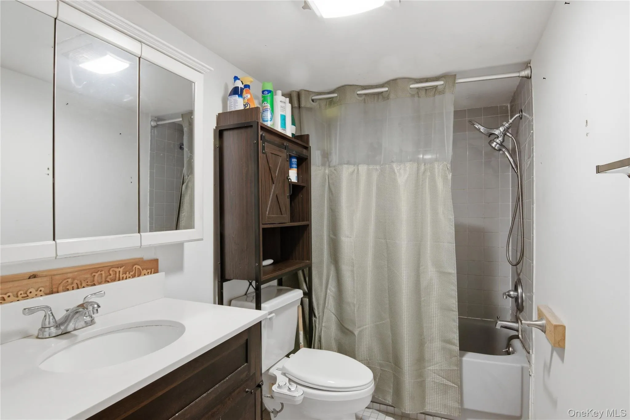 157 Belleview Avenue, Brookhaven, NY, 2 Bedrooms Bedrooms, 7 Rooms Rooms,3 BathroomsBathrooms,Residential,For Rent,Belleview,0,1005360 157 Belleview Avenue, Brookhaven, NY, 2 Bedrooms Bedrooms, 7 Rooms Rooms,3 BathroomsBathrooms,Residential,For Rent,Belleview,0,1005360