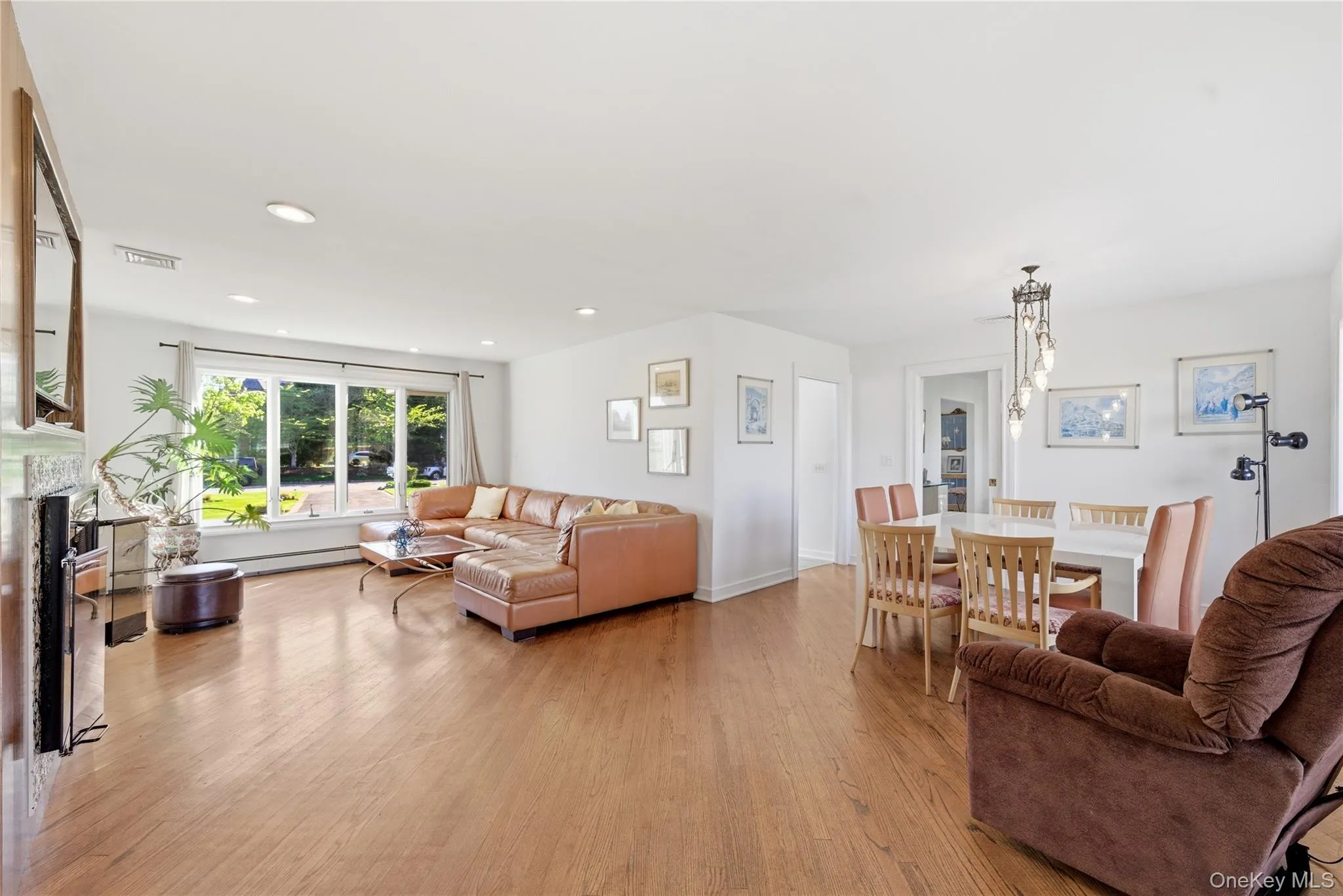 31 The Moor, Islip, NY, 5 Bedrooms Bedrooms, 11 Rooms Rooms,3 BathroomsBathrooms,Residential Lease,For Rent,The Moor,0,1005363 31 The Moor, Islip, NY, 5 Bedrooms Bedrooms, 11 Rooms Rooms,3 BathroomsBathrooms,Residential Lease,For Rent,The Moor,0,1005363