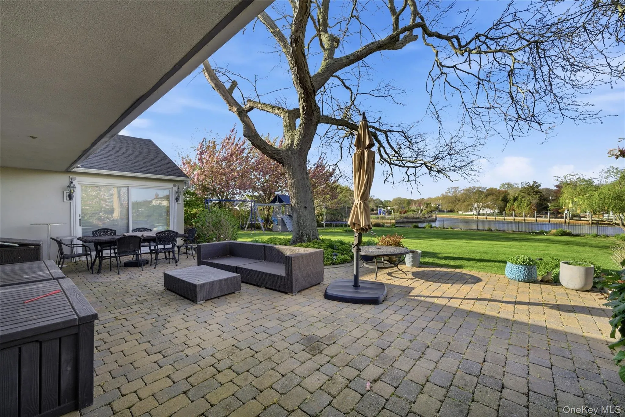 31 The Moor, Islip, NY, 5 Bedrooms Bedrooms, 11 Rooms Rooms,3 BathroomsBathrooms,Residential Lease,For Rent,The Moor,0,1005363 31 The Moor, Islip, NY, 5 Bedrooms Bedrooms, 11 Rooms Rooms,3 BathroomsBathrooms,Residential Lease,For Rent,The Moor,0,1005363