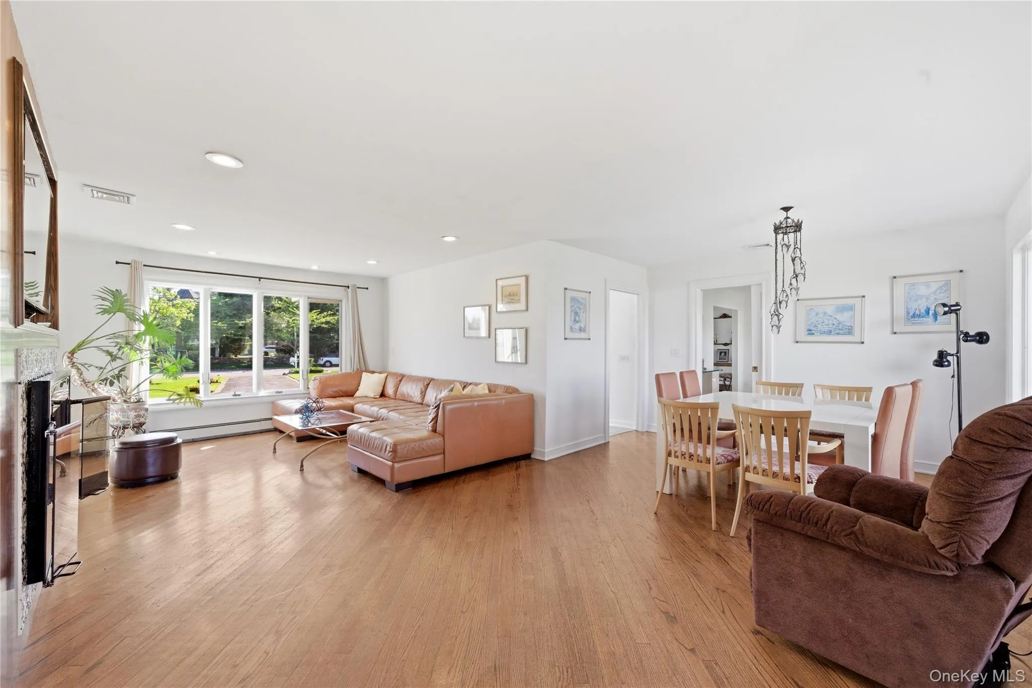 31 The Moor, Islip, NY, 5 Bedrooms Bedrooms, 11 Rooms Rooms,3 BathroomsBathrooms,Residential Lease,For Rent,The Moor,0,1005363 31 The Moor, Islip, NY, 5 Bedrooms Bedrooms, 11 Rooms Rooms,3 BathroomsBathrooms,Residential Lease,For Rent,The Moor,0,1005363