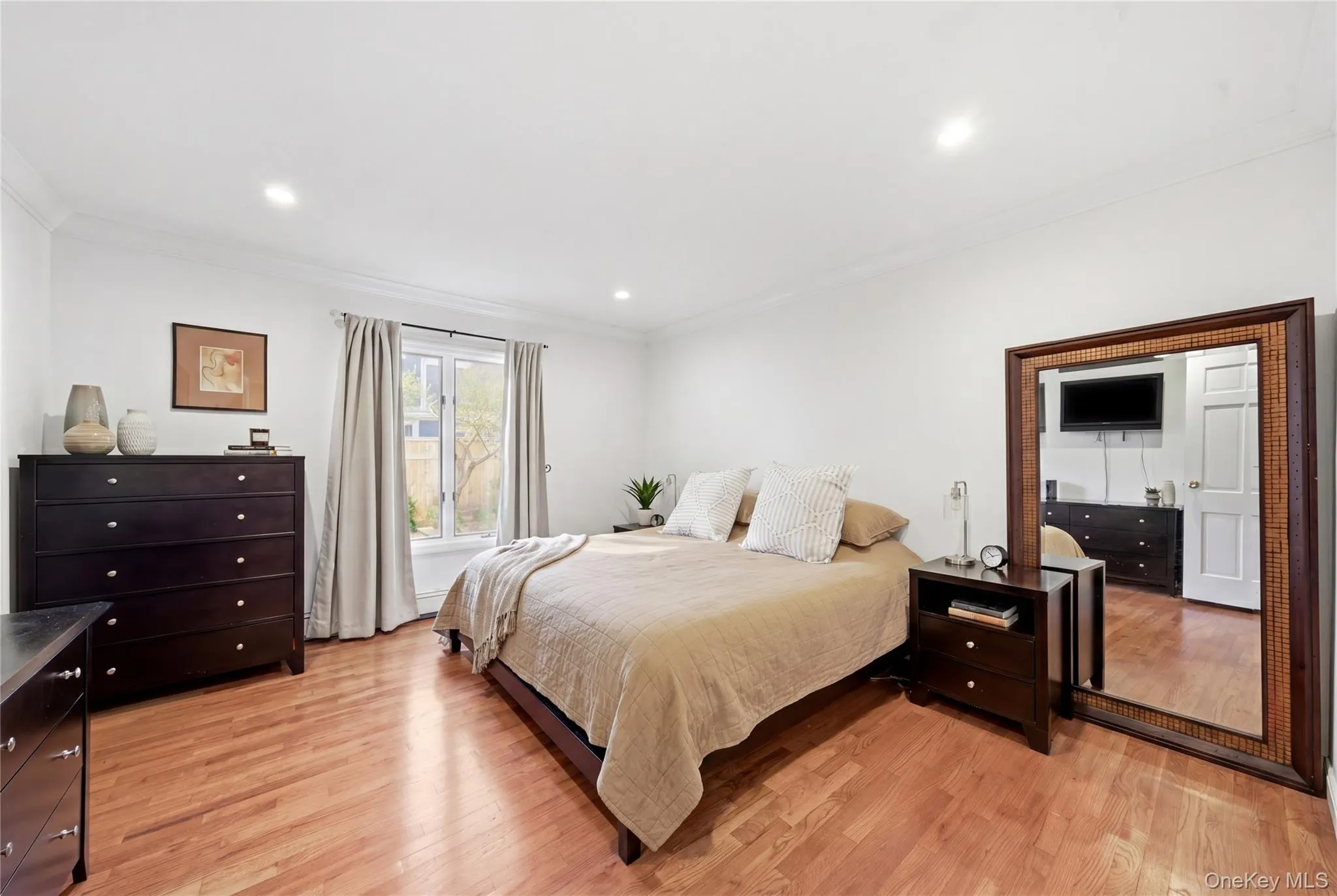 31 The Moor, Islip, NY, 5 Bedrooms Bedrooms, 11 Rooms Rooms,3 BathroomsBathrooms,Residential Lease,For Rent,The Moor,0,1005363 31 The Moor, Islip, NY, 5 Bedrooms Bedrooms, 11 Rooms Rooms,3 BathroomsBathrooms,Residential Lease,For Rent,The Moor,0,1005363
