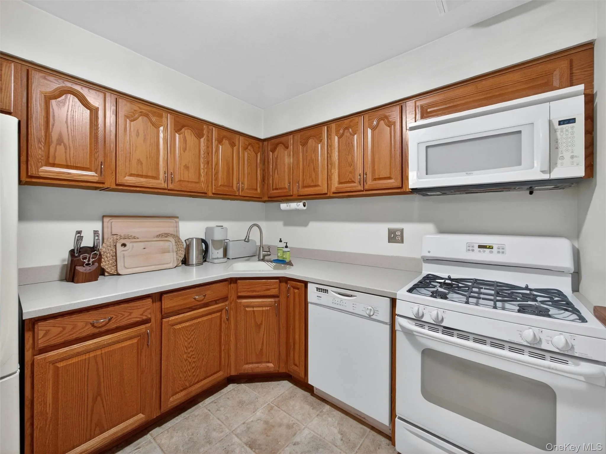 10E Blue Hill, Orangetown, NY, 1 Bedroom Bedrooms, 3 Rooms Rooms,1 BathroomBathrooms,Residential,For Rent,Blue Hill,0,1005364 10E Blue Hill, Orangetown, NY, 1 Bedroom Bedrooms, 3 Rooms Rooms,1 BathroomBathrooms,Residential,For Rent,Blue Hill,0,1005364