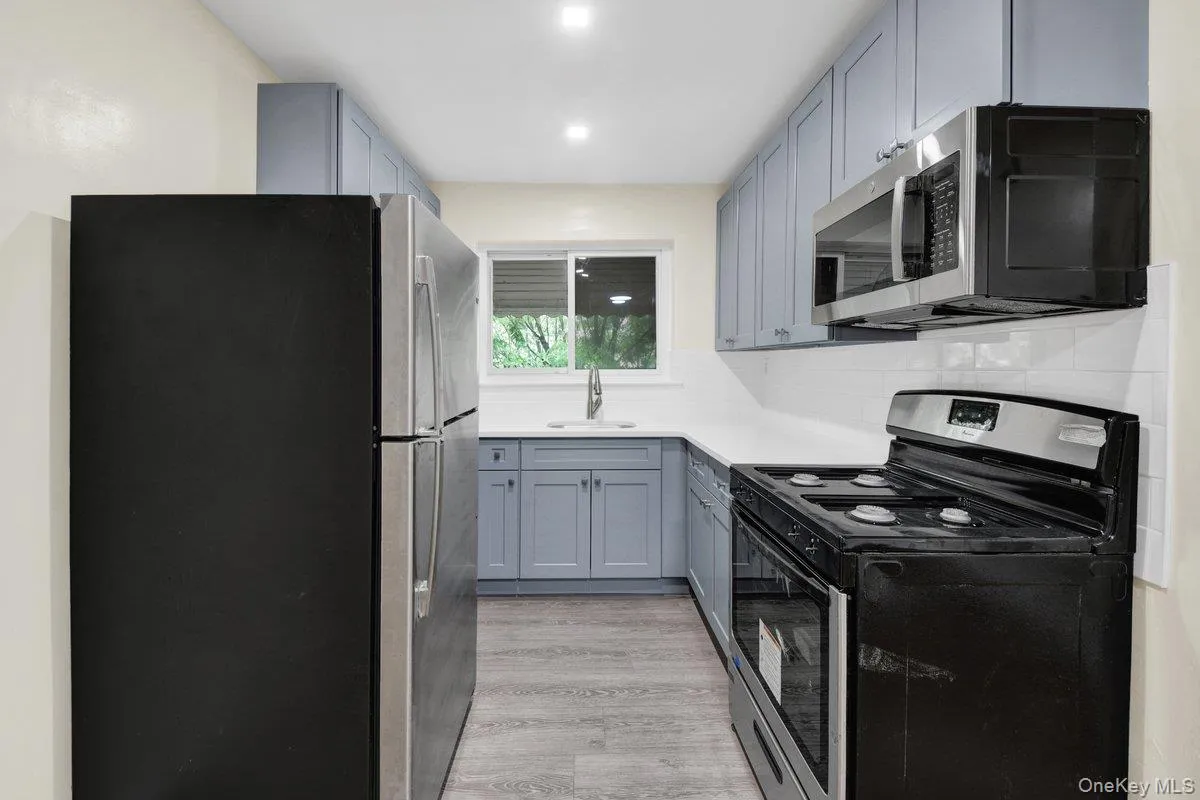 3722 Bronxwood Avenue, New York, NY, 3 Bedrooms Bedrooms, 3 Rooms Rooms,1 BathroomBathrooms,Residential Lease,For Rent,Bronxwood,0,1005369 3722 Bronxwood Avenue, New York, NY, 3 Bedrooms Bedrooms, 3 Rooms Rooms,1 BathroomBathrooms,Residential Lease,For Rent,Bronxwood,0,1005369