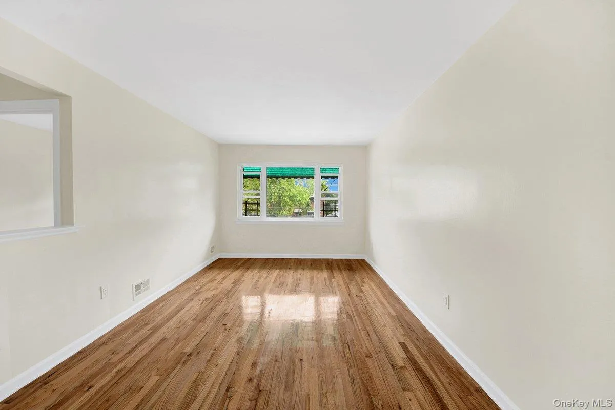 3722 Bronxwood Avenue, New York, NY, 3 Bedrooms Bedrooms, 3 Rooms Rooms,1 BathroomBathrooms,Residential Lease,For Rent,Bronxwood,0,1005369 3722 Bronxwood Avenue, New York, NY, 3 Bedrooms Bedrooms, 3 Rooms Rooms,1 BathroomBathrooms,Residential Lease,For Rent,Bronxwood,0,1005369