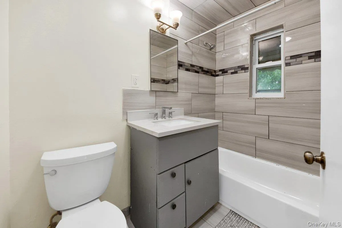 3722 Bronxwood Avenue, New York, NY, 3 Bedrooms Bedrooms, 3 Rooms Rooms,1 BathroomBathrooms,Residential Lease,For Rent,Bronxwood,0,1005369 3722 Bronxwood Avenue, New York, NY, 3 Bedrooms Bedrooms, 3 Rooms Rooms,1 BathroomBathrooms,Residential Lease,For Rent,Bronxwood,0,1005369