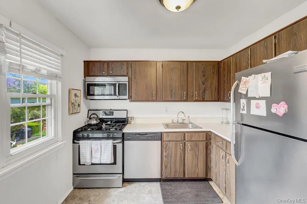 Eat in Kitchen Eat in Kitchen