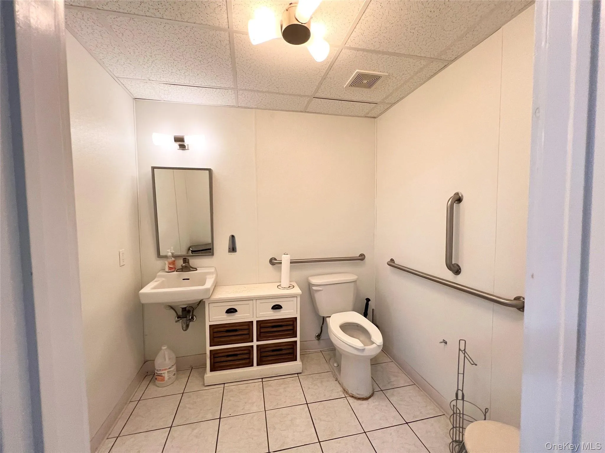 3012A+3012 Jericho Turnpike, Huntington, NY, ,Commercial Lease,For Rent,Jericho,0,1005377 3012A+3012 Jericho Turnpike, Huntington, NY, ,Commercial Lease,For Rent,Jericho,0,1005377