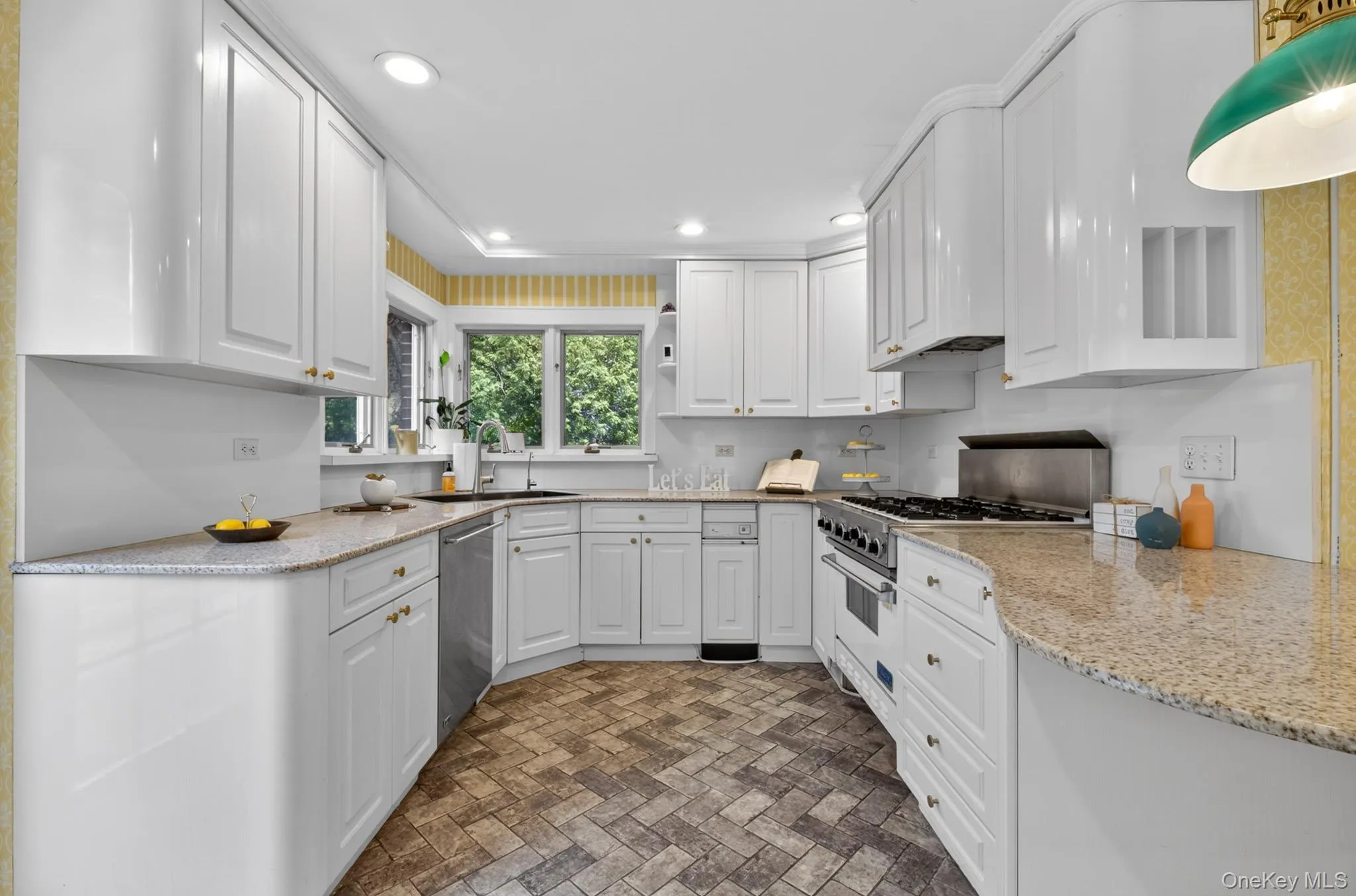 66 Walter Avenue, Oyster Bay, NY, 4 Bedrooms Bedrooms, 8 Rooms Rooms,2 BathroomsBathrooms,Residential,For Rent,Walter,0,1005382 66 Walter Avenue, Oyster Bay, NY, 4 Bedrooms Bedrooms, 8 Rooms Rooms,2 BathroomsBathrooms,Residential,For Rent,Walter,0,1005382