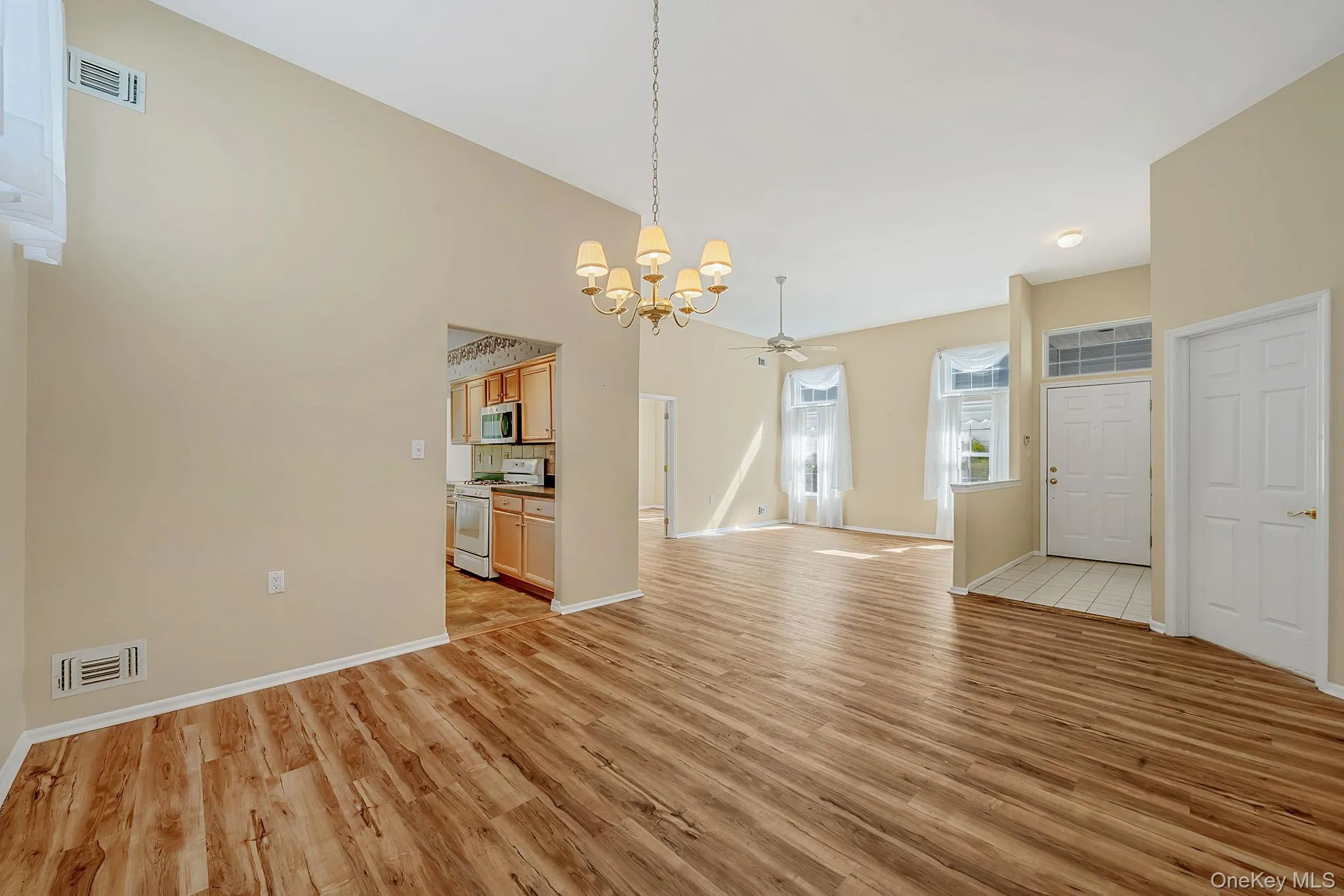 576 Leisure Drive, Brookhaven, NY, 2 Bedrooms Bedrooms, 7 Rooms Rooms,2 BathroomsBathrooms,Residential,For Rent,Leisure,0,1005385 576 Leisure Drive, Brookhaven, NY, 2 Bedrooms Bedrooms, 7 Rooms Rooms,2 BathroomsBathrooms,Residential,For Rent,Leisure,0,1005385