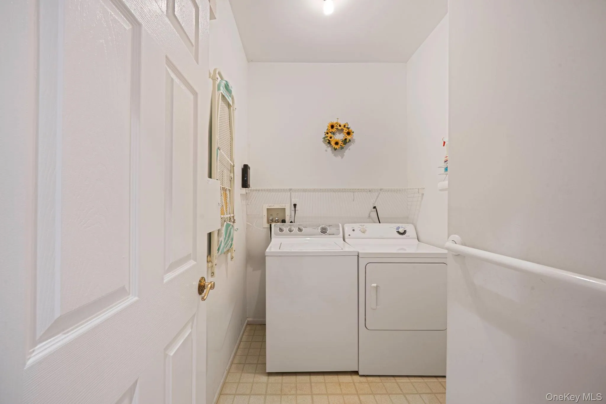 576 Leisure Drive, Brookhaven, NY, 2 Bedrooms Bedrooms, 7 Rooms Rooms,2 BathroomsBathrooms,Residential,For Rent,Leisure,0,1005385 576 Leisure Drive, Brookhaven, NY, 2 Bedrooms Bedrooms, 7 Rooms Rooms,2 BathroomsBathrooms,Residential,For Rent,Leisure,0,1005385