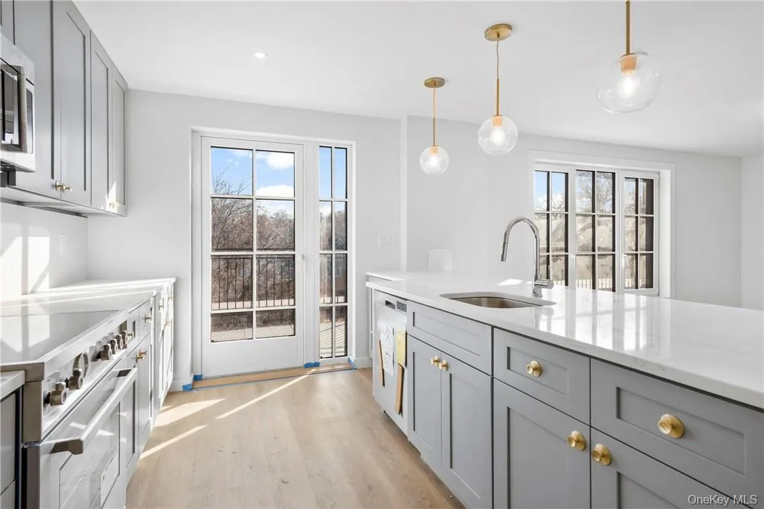 139 Fifth Avenue, Pelham, NY, 2 Bedrooms Bedrooms, 4 Rooms Rooms,2 BathroomsBathrooms,Residential Lease,For Rent,Fifth,0,1005393 139 Fifth Avenue, Pelham, NY, 2 Bedrooms Bedrooms, 4 Rooms Rooms,2 BathroomsBathrooms,Residential Lease,For Rent,Fifth,0,1005393