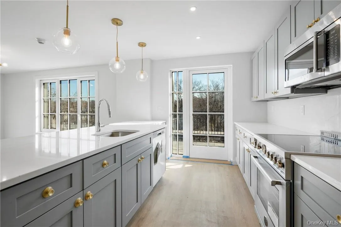 139 Fifth Avenue, Pelham, NY, 2 Bedrooms Bedrooms, 4 Rooms Rooms,2 BathroomsBathrooms,Residential Lease,For Rent,Fifth,0,1005393 139 Fifth Avenue, Pelham, NY, 2 Bedrooms Bedrooms, 4 Rooms Rooms,2 BathroomsBathrooms,Residential Lease,For Rent,Fifth,0,1005393