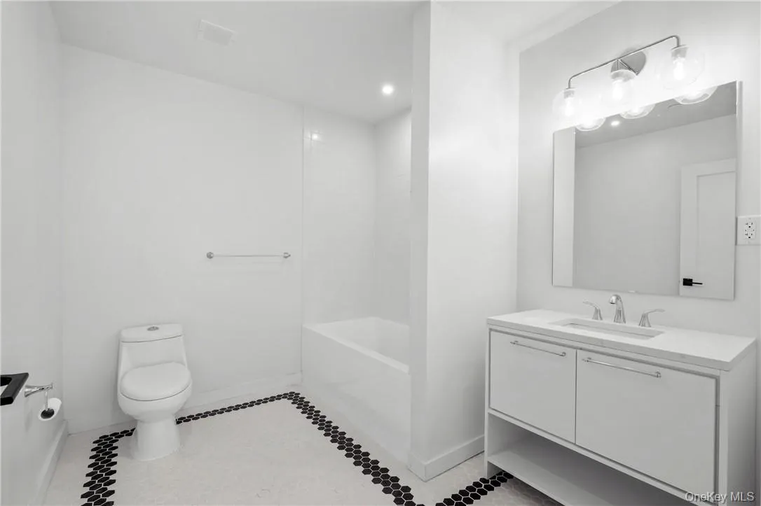 139 Fifth Avenue, Pelham, NY, 2 Bedrooms Bedrooms, 4 Rooms Rooms,2 BathroomsBathrooms,Residential Lease,For Rent,Fifth,0,1005393 139 Fifth Avenue, Pelham, NY, 2 Bedrooms Bedrooms, 4 Rooms Rooms,2 BathroomsBathrooms,Residential Lease,For Rent,Fifth,0,1005393