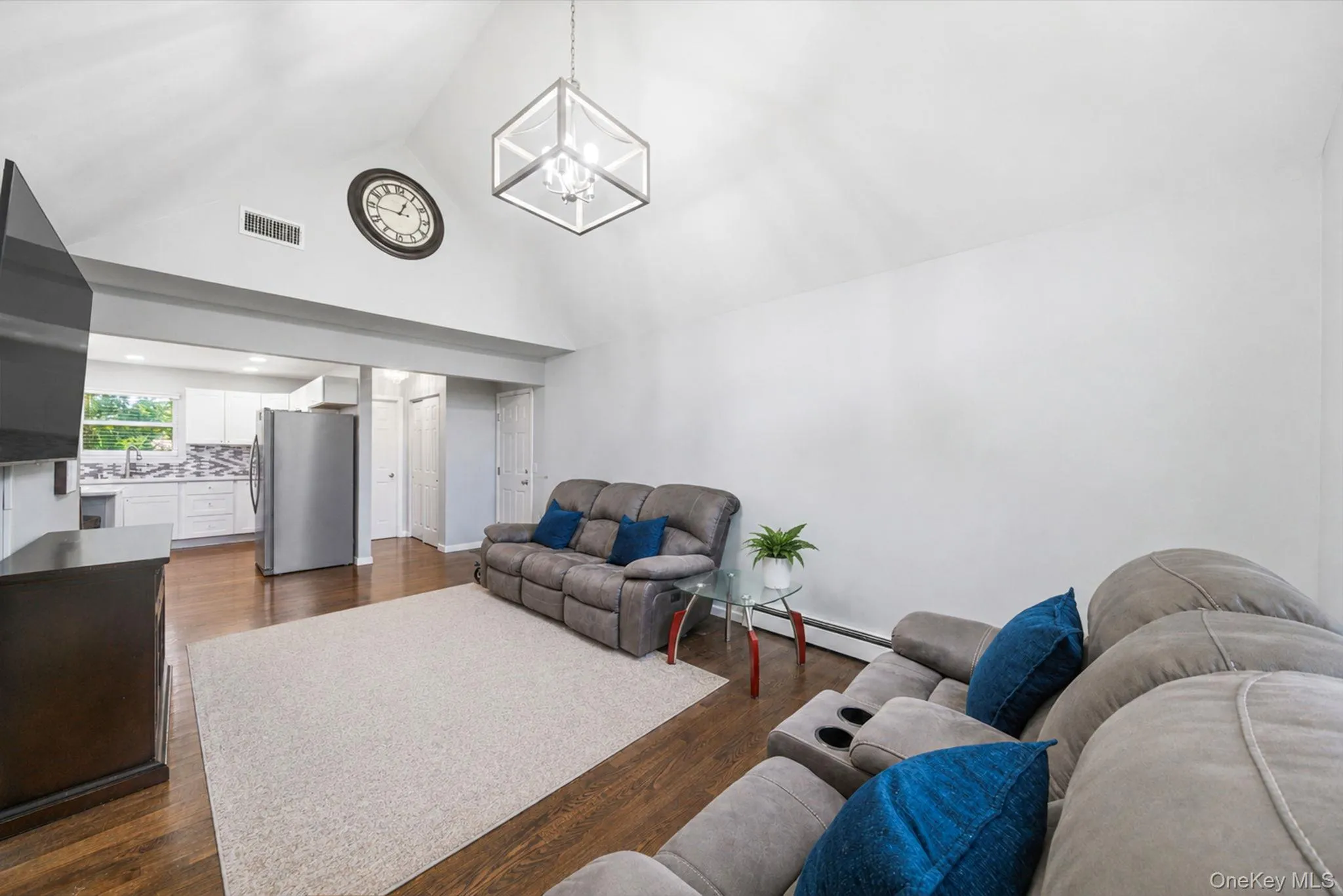 20 Essex Circle, Brookhaven, NY, 3 Bedrooms Bedrooms, 7 Rooms Rooms,3 BathroomsBathrooms,Residential,For Rent,Essex,0,1005395 20 Essex Circle, Brookhaven, NY, 3 Bedrooms Bedrooms, 7 Rooms Rooms,3 BathroomsBathrooms,Residential,For Rent,Essex,0,1005395