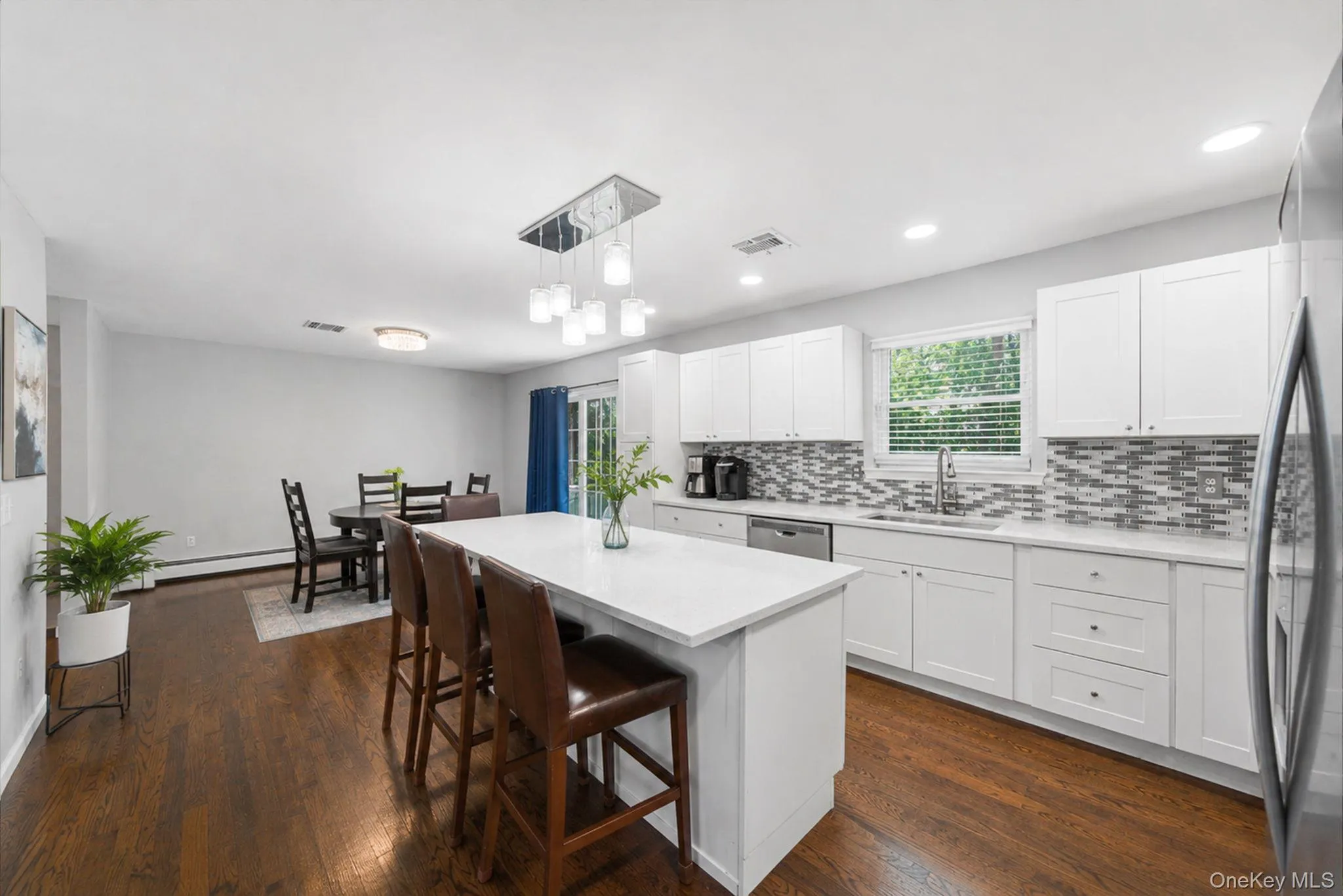 20 Essex Circle, Brookhaven, NY, 3 Bedrooms Bedrooms, 7 Rooms Rooms,3 BathroomsBathrooms,Residential,For Rent,Essex,0,1005395 20 Essex Circle, Brookhaven, NY, 3 Bedrooms Bedrooms, 7 Rooms Rooms,3 BathroomsBathrooms,Residential,For Rent,Essex,0,1005395