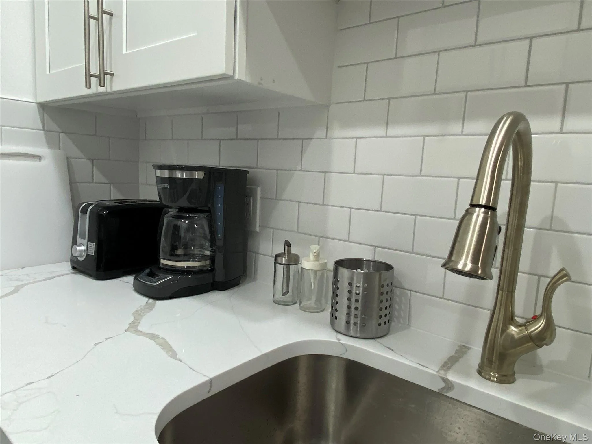 63-60 102nd Street, New York, NY, 1 Bedroom Bedrooms, 4 Rooms Rooms,1 BathroomBathrooms,Residential,For Rent,102nd,0,1005399 63-60 102nd Street, New York, NY, 1 Bedroom Bedrooms, 4 Rooms Rooms,1 BathroomBathrooms,Residential,For Rent,102nd,0,1005399