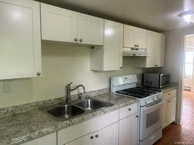 27 Gatto Drive, Mount Kisco, NY, 3 Bedrooms Bedrooms, 6 Rooms Rooms,1 BathroomBathrooms,Residential Lease,For Rent,Gatto,0,1005401 27 Gatto Drive, Mount Kisco, NY, 3 Bedrooms Bedrooms, 6 Rooms Rooms,1 BathroomBathrooms,Residential Lease,For Rent,Gatto,0,1005401