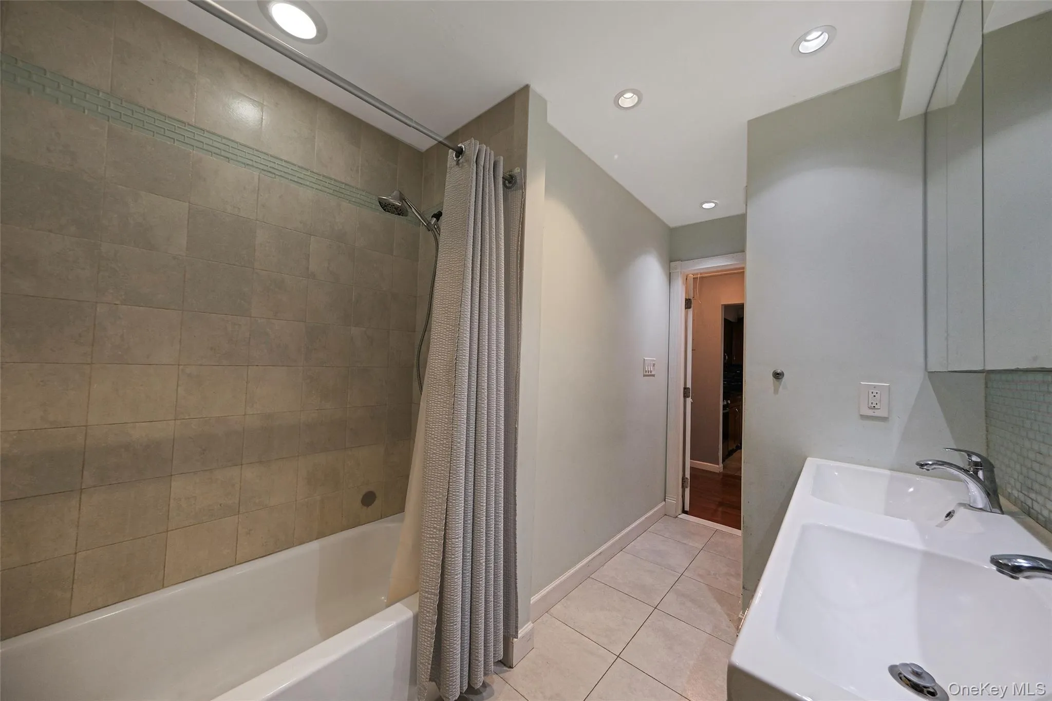 230 Lake Pointe Circle, Brookhaven, NY, 2 Bedrooms Bedrooms, 4 Rooms Rooms,1 BathroomBathrooms,Residential,For Rent,Lake Pointe,0,1005405 230 Lake Pointe Circle, Brookhaven, NY, 2 Bedrooms Bedrooms, 4 Rooms Rooms,1 BathroomBathrooms,Residential,For Rent,Lake Pointe,0,1005405