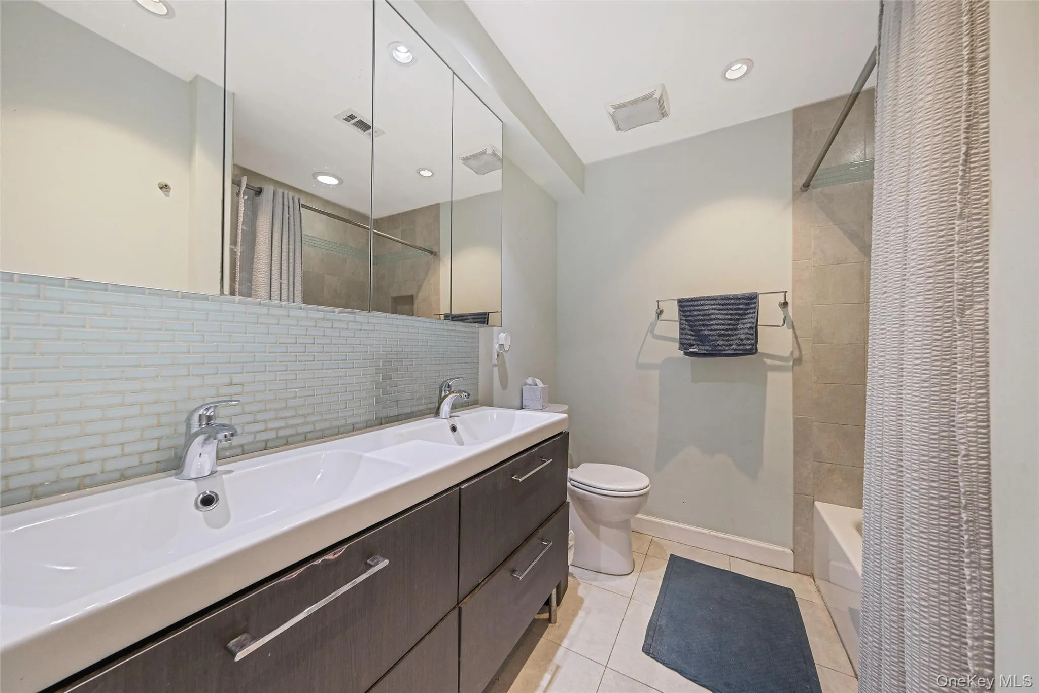 230 Lake Pointe Circle, Brookhaven, NY, 2 Bedrooms Bedrooms, 4 Rooms Rooms,1 BathroomBathrooms,Residential,For Rent,Lake Pointe,0,1005405 230 Lake Pointe Circle, Brookhaven, NY, 2 Bedrooms Bedrooms, 4 Rooms Rooms,1 BathroomBathrooms,Residential,For Rent,Lake Pointe,0,1005405