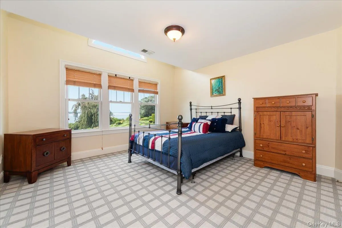 One of the Four Bedrooms with View One of the Four Bedrooms with View