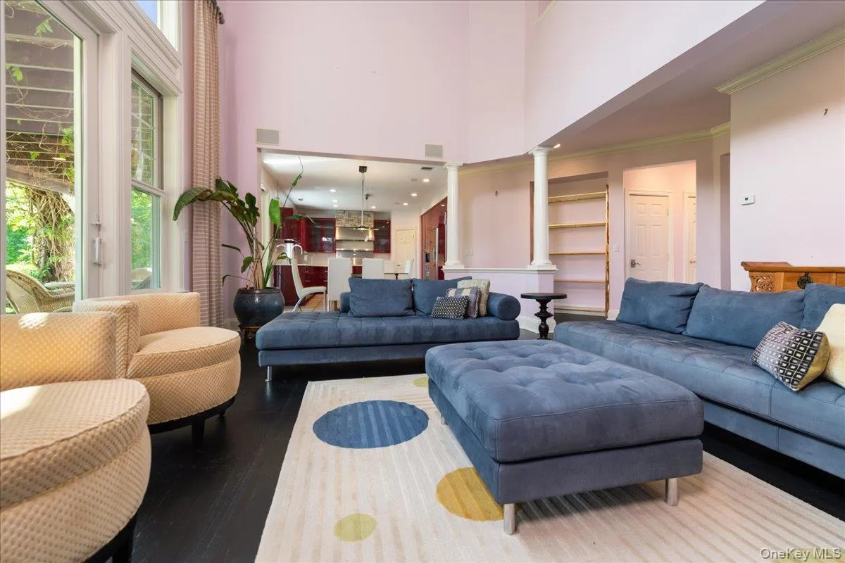 Open Floor Plan with Dramatic HighCeilings Open Floor Plan with Dramatic HighCeilings