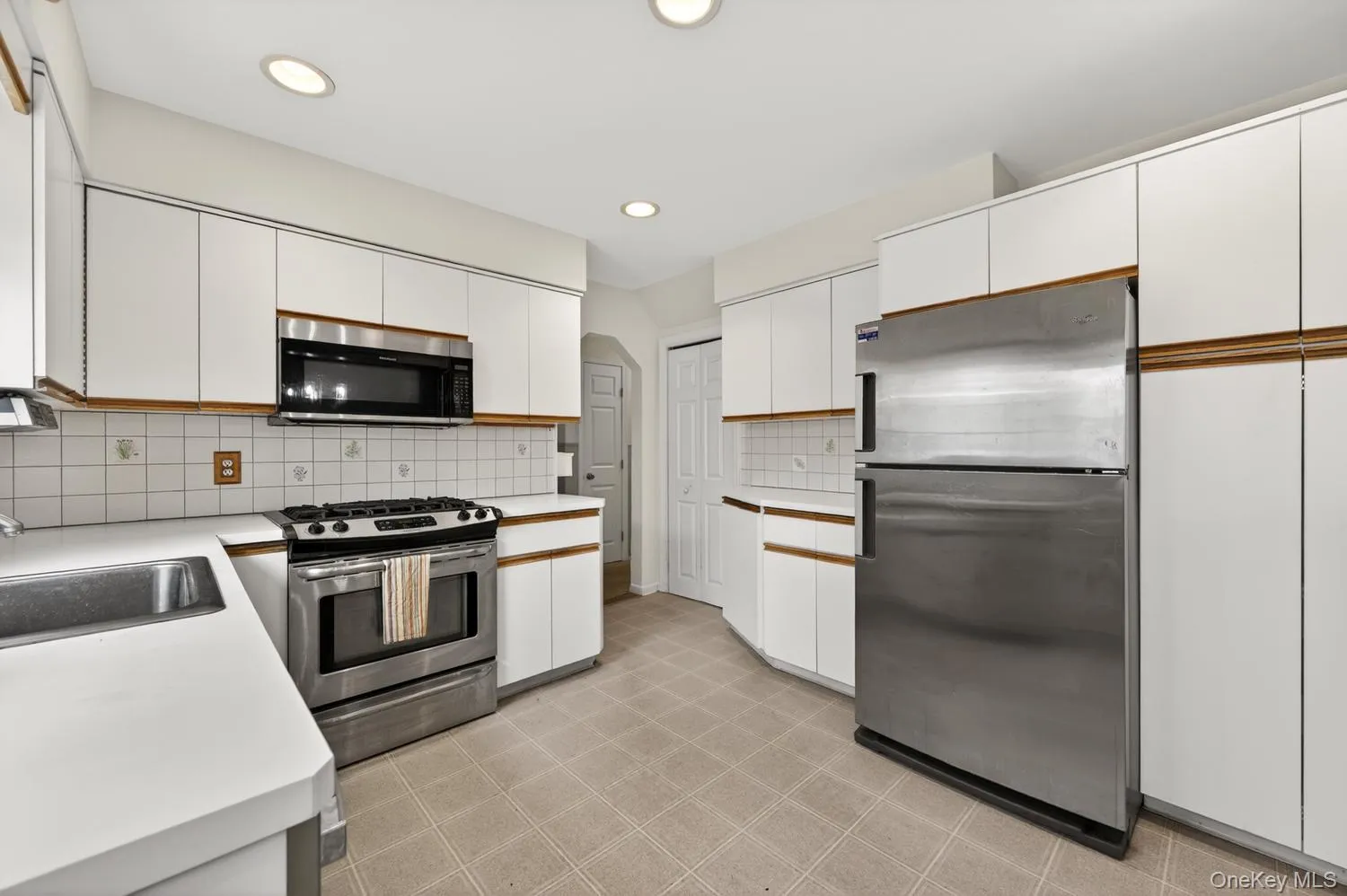 567 Pearl Street, Hempstead, NY, 4 Bedrooms Bedrooms, 7 Rooms Rooms,2 BathroomsBathrooms,Residential,For Rent,Pearl,0,1005409 567 Pearl Street, Hempstead, NY, 4 Bedrooms Bedrooms, 7 Rooms Rooms,2 BathroomsBathrooms,Residential,For Rent,Pearl,0,1005409