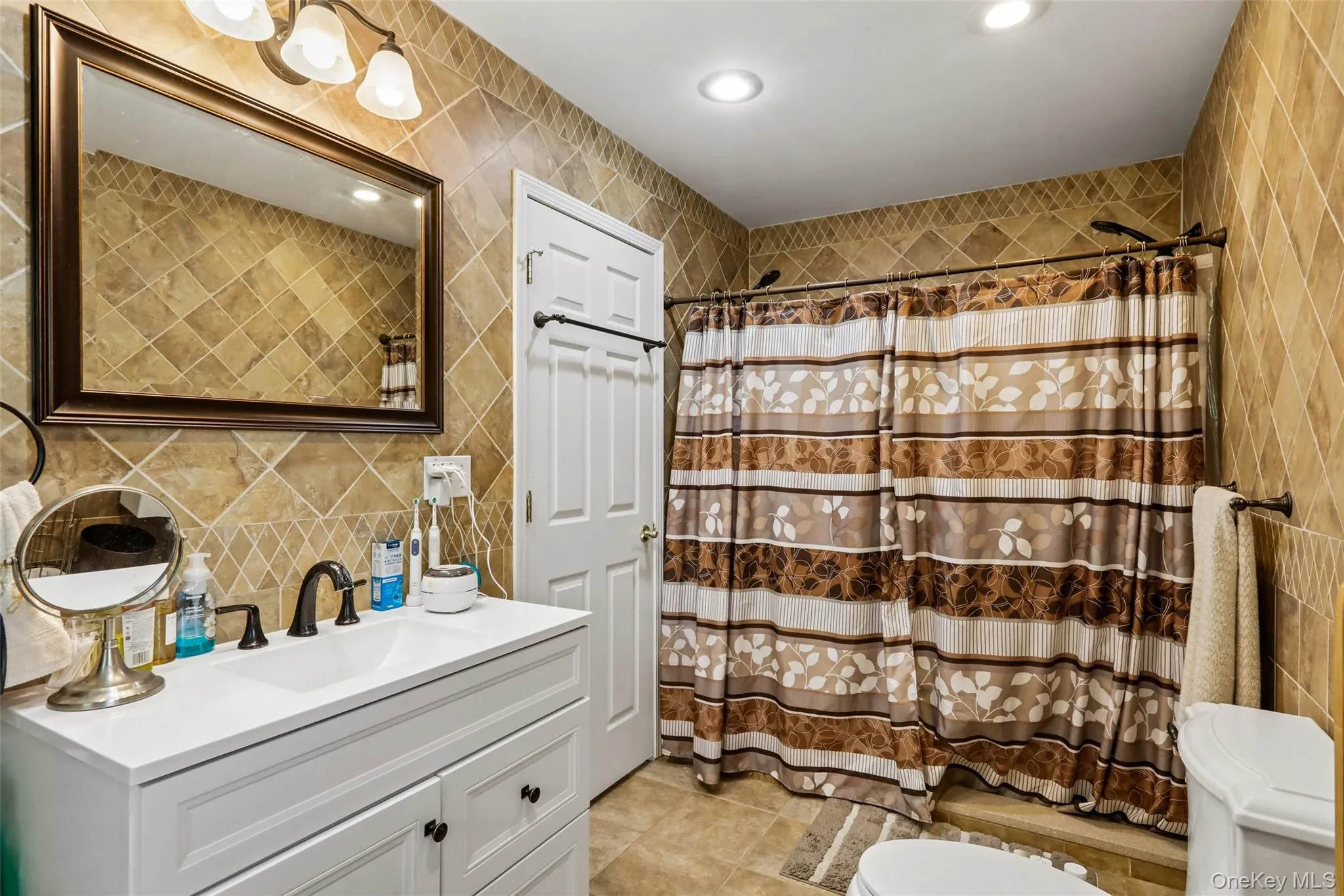 29 Olympus Road, Woodbury, NY, 3 Bedrooms Bedrooms, 7 Rooms Rooms,3 BathroomsBathrooms,Residential,For Rent,Olympus,0,1005423 29 Olympus Road, Woodbury, NY, 3 Bedrooms Bedrooms, 7 Rooms Rooms,3 BathroomsBathrooms,Residential,For Rent,Olympus,0,1005423