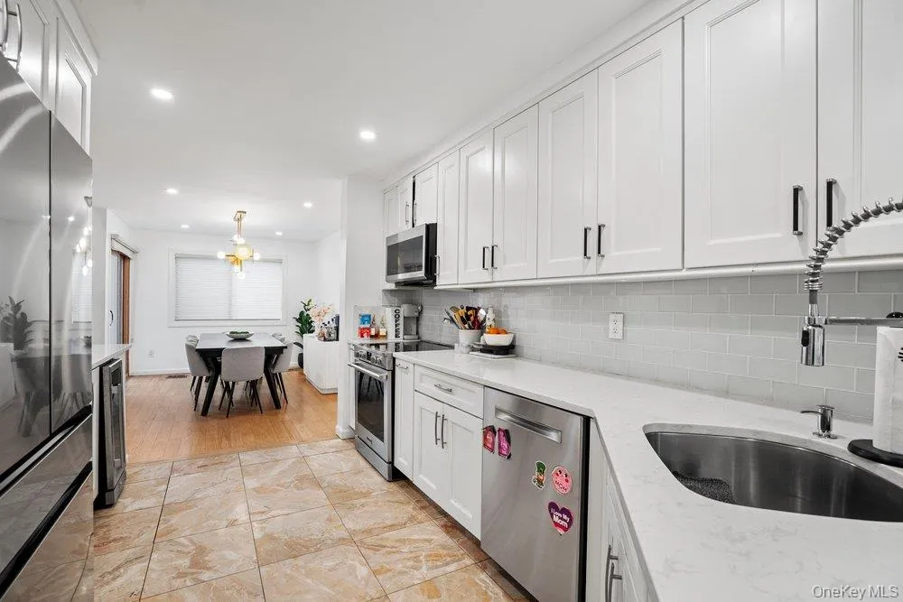 39 Chestnut Lane, Oyster Bay, NY, 4 Bedrooms Bedrooms, 8 Rooms Rooms,3 BathroomsBathrooms,Residential,For Rent,Chestnut,0,1005430 39 Chestnut Lane, Oyster Bay, NY, 4 Bedrooms Bedrooms, 8 Rooms Rooms,3 BathroomsBathrooms,Residential,For Rent,Chestnut,0,1005430