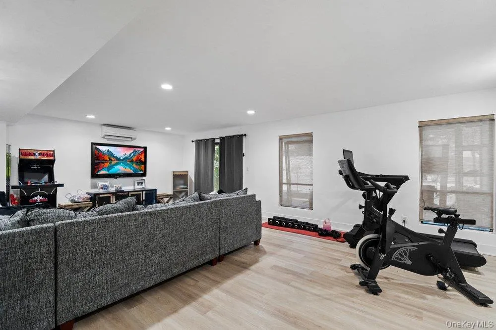 39 Chestnut Lane, Oyster Bay, NY, 4 Bedrooms Bedrooms, 8 Rooms Rooms,3 BathroomsBathrooms,Residential,For Rent,Chestnut,0,1005430 39 Chestnut Lane, Oyster Bay, NY, 4 Bedrooms Bedrooms, 8 Rooms Rooms,3 BathroomsBathrooms,Residential,For Rent,Chestnut,0,1005430