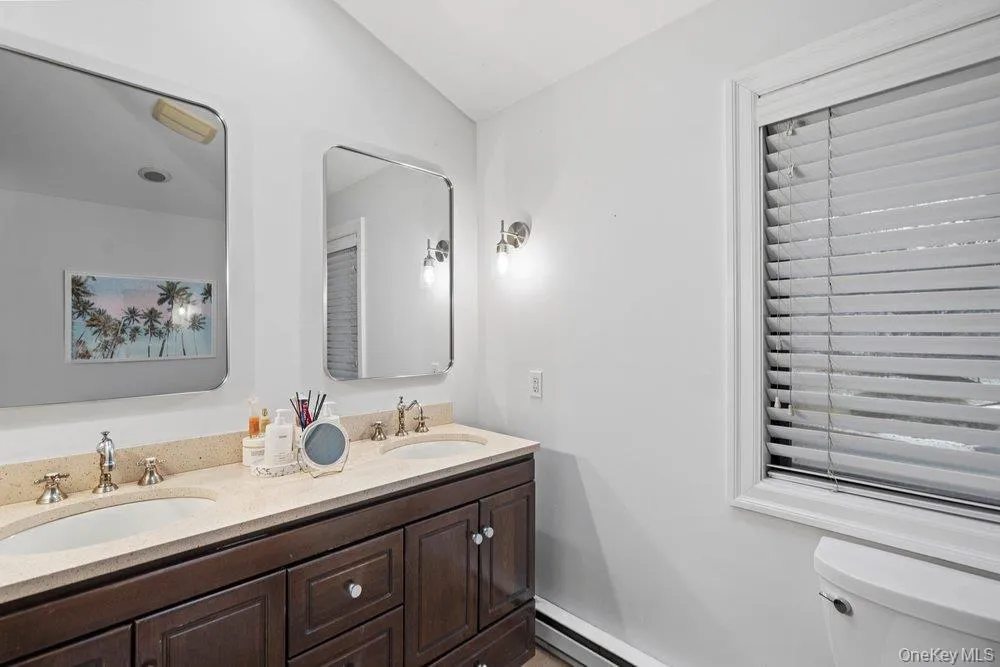 39 Chestnut Lane, Oyster Bay, NY, 4 Bedrooms Bedrooms, 8 Rooms Rooms,3 BathroomsBathrooms,Residential,For Rent,Chestnut,0,1005430 39 Chestnut Lane, Oyster Bay, NY, 4 Bedrooms Bedrooms, 8 Rooms Rooms,3 BathroomsBathrooms,Residential,For Rent,Chestnut,0,1005430