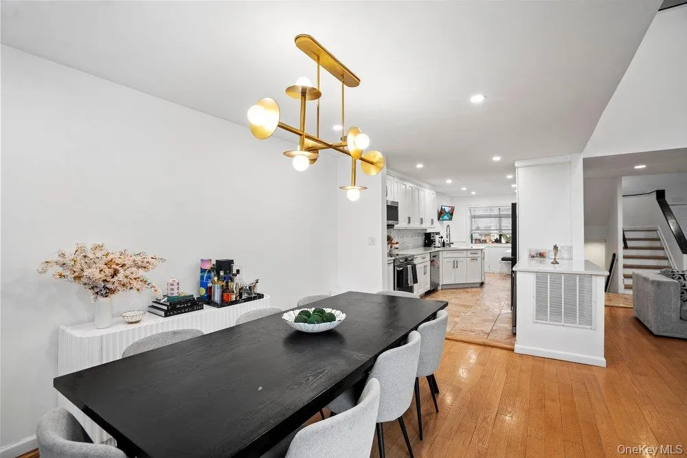 39 Chestnut Lane, Oyster Bay, NY, 4 Bedrooms Bedrooms, 8 Rooms Rooms,3 BathroomsBathrooms,Residential,For Rent,Chestnut,0,1005430 39 Chestnut Lane, Oyster Bay, NY, 4 Bedrooms Bedrooms, 8 Rooms Rooms,3 BathroomsBathrooms,Residential,For Rent,Chestnut,0,1005430