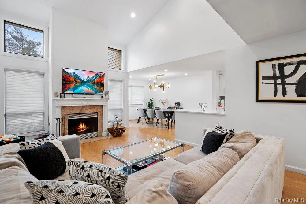 39 Chestnut Lane, Oyster Bay, NY, 4 Bedrooms Bedrooms, 8 Rooms Rooms,3 BathroomsBathrooms,Residential,For Rent,Chestnut,0,1005430 39 Chestnut Lane, Oyster Bay, NY, 4 Bedrooms Bedrooms, 8 Rooms Rooms,3 BathroomsBathrooms,Residential,For Rent,Chestnut,0,1005430