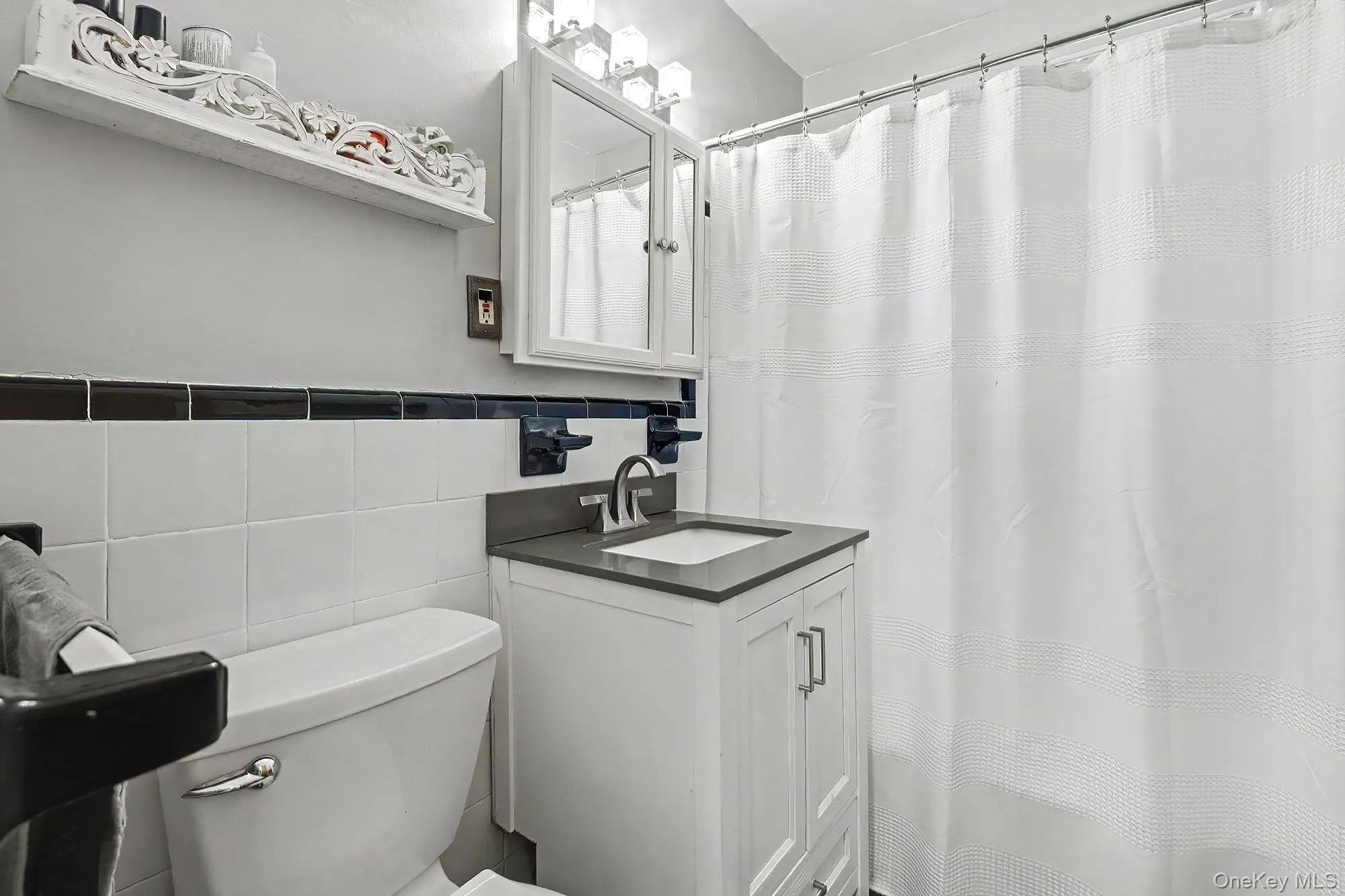 Bathroom with tub/shower combo Bathroom with tub/shower combo