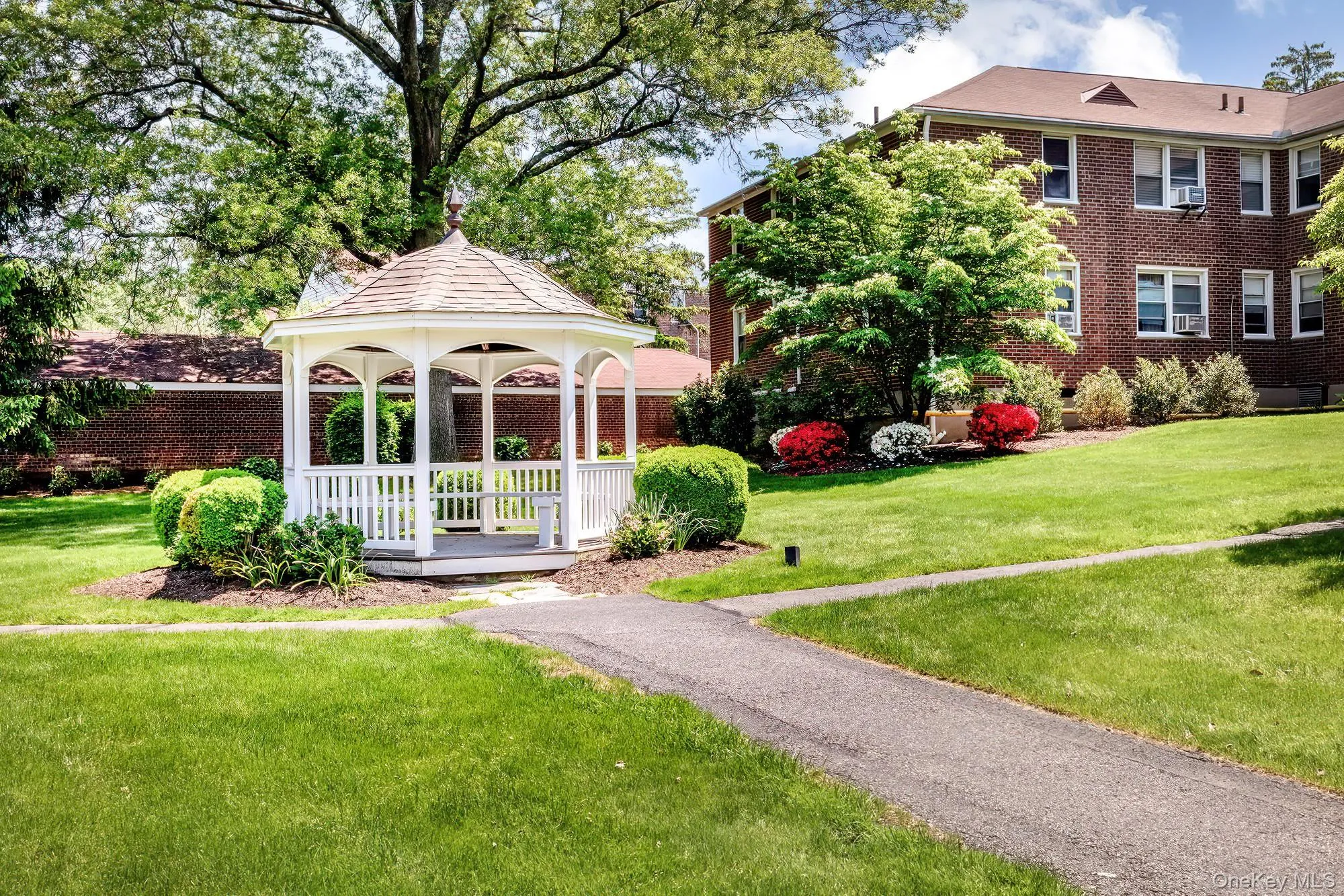 Inviting gazebo Inviting gazebo