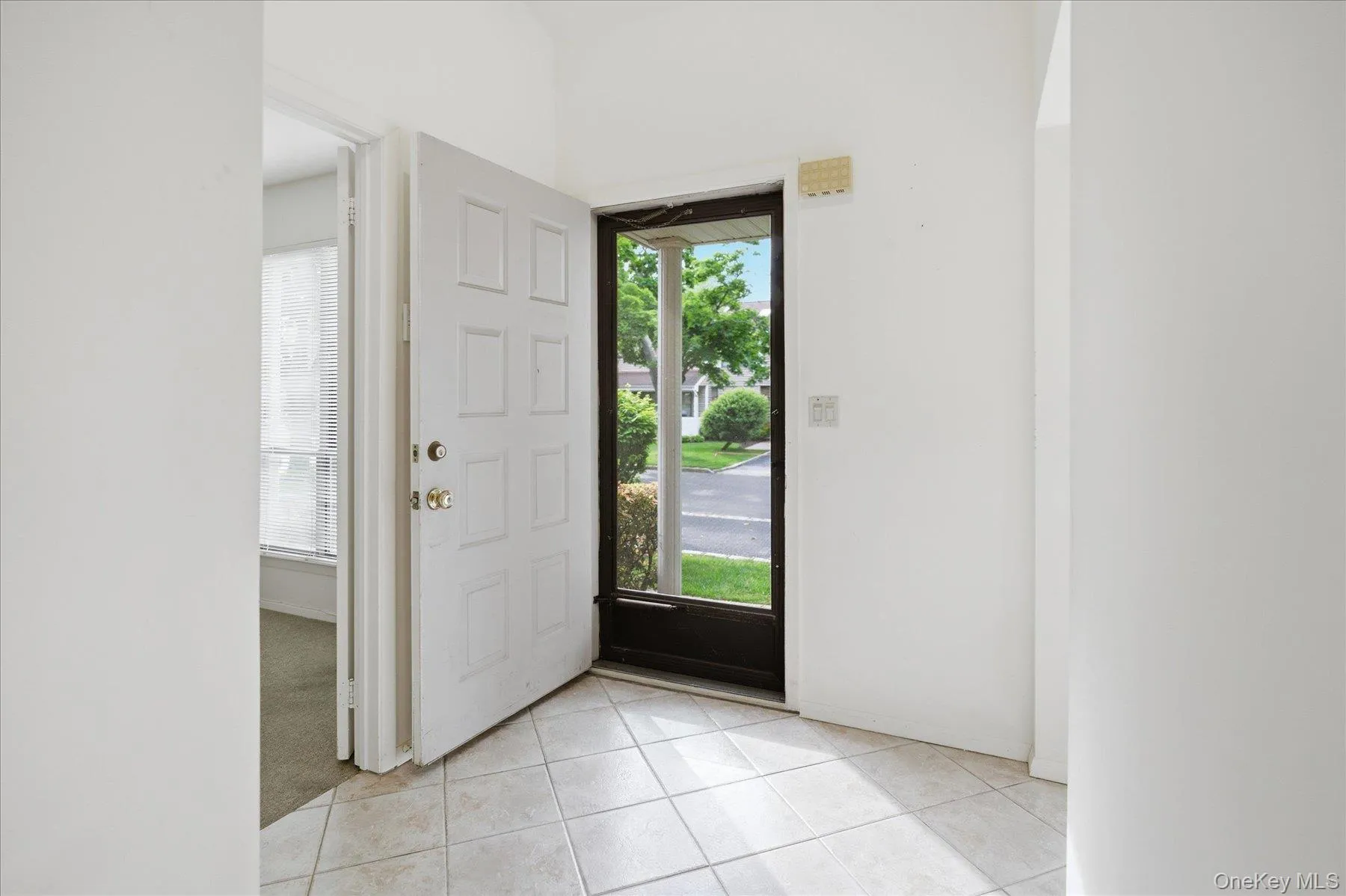 79 Pond Lane, Smithtown, NY, 2 Bedrooms Bedrooms, 5 Rooms Rooms,1 BathroomBathrooms,Residential,For Rent,Pond,0,1005438 79 Pond Lane, Smithtown, NY, 2 Bedrooms Bedrooms, 5 Rooms Rooms,1 BathroomBathrooms,Residential,For Rent,Pond,0,1005438