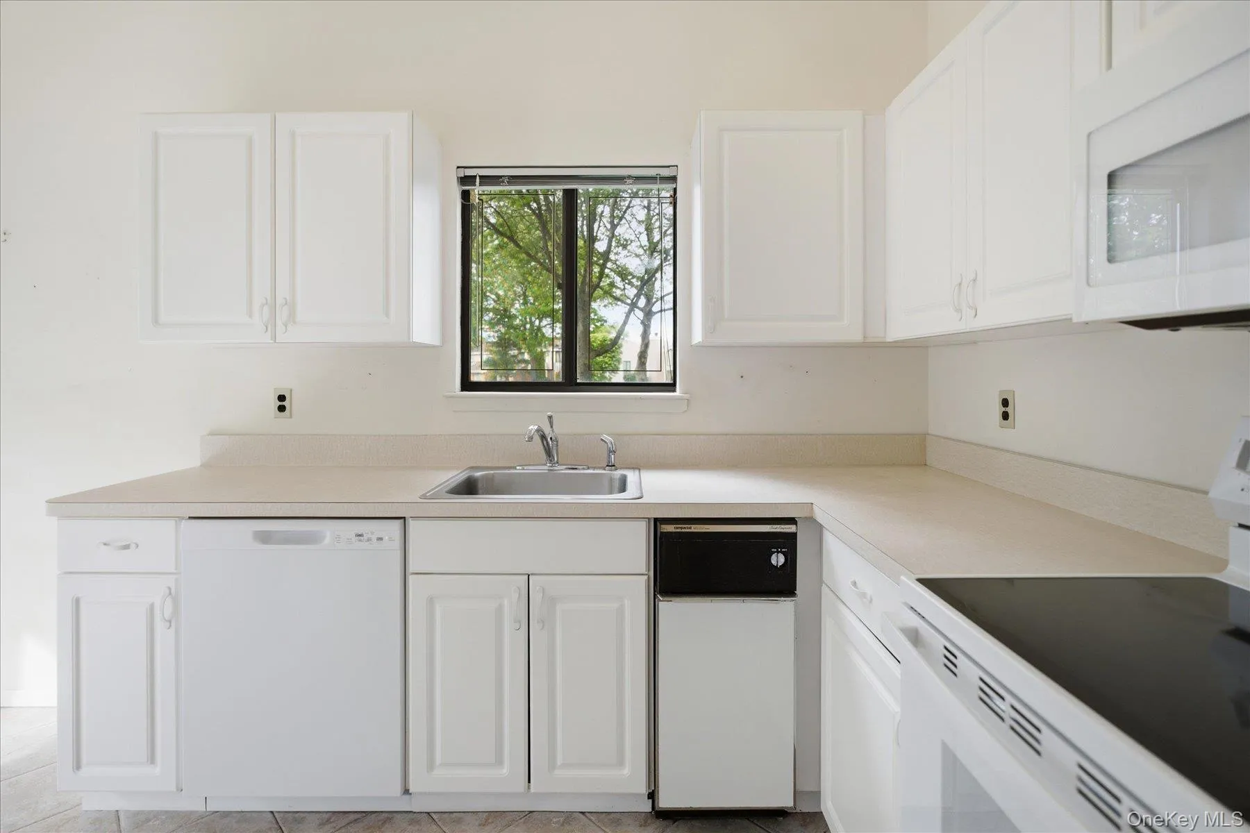 79 Pond Lane, Smithtown, NY, 2 Bedrooms Bedrooms, 5 Rooms Rooms,1 BathroomBathrooms,Residential,For Rent,Pond,0,1005438 79 Pond Lane, Smithtown, NY, 2 Bedrooms Bedrooms, 5 Rooms Rooms,1 BathroomBathrooms,Residential,For Rent,Pond,0,1005438