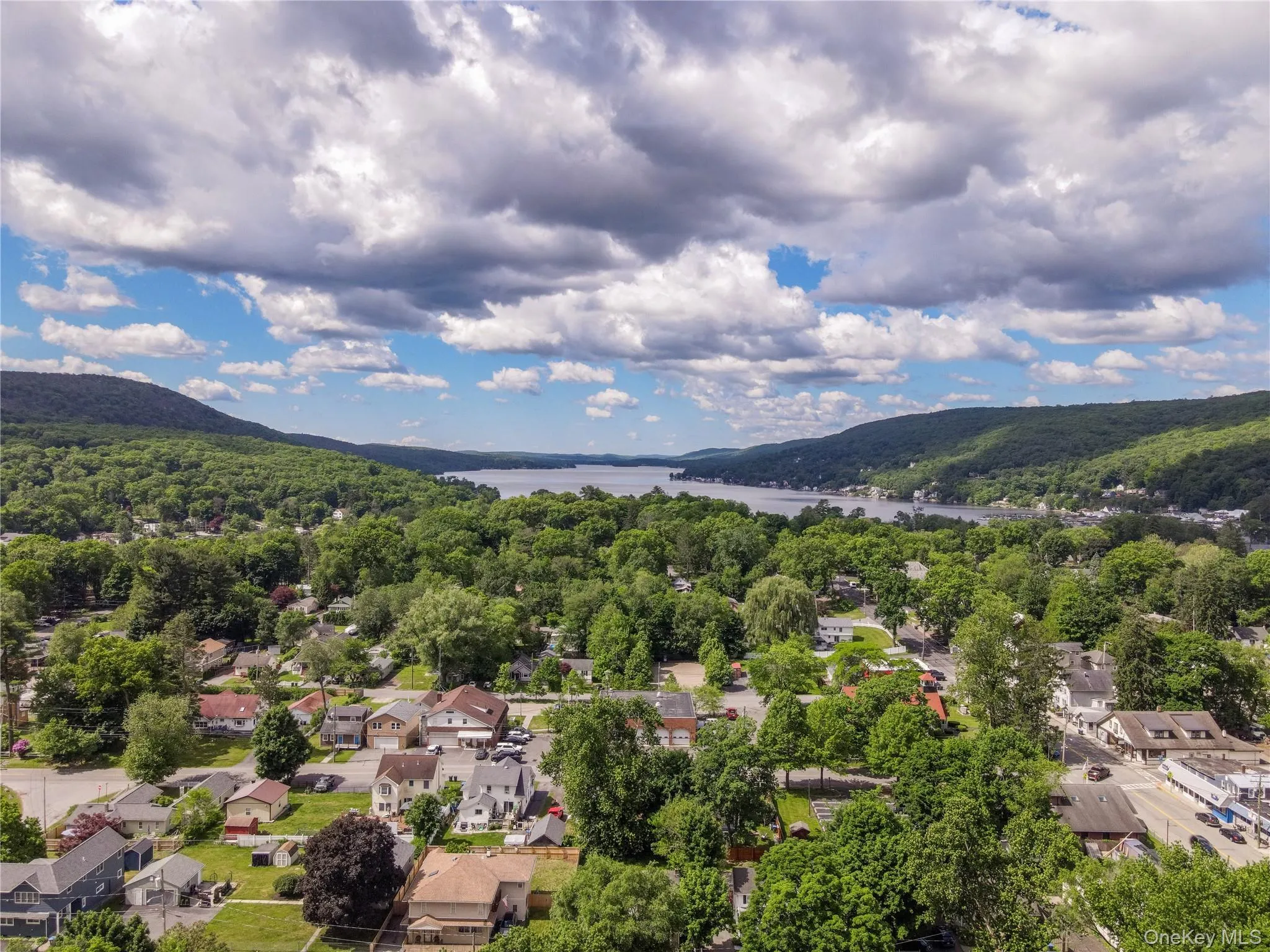 22 Oak Street, Warwick (town), NY, 3 Bedrooms Bedrooms, 7 Rooms Rooms,2 BathroomsBathrooms,Residential,For Rent,Oak,0,1005448 22 Oak Street, Warwick (town), NY, 3 Bedrooms Bedrooms, 7 Rooms Rooms,2 BathroomsBathrooms,Residential,For Rent,Oak,0,1005448