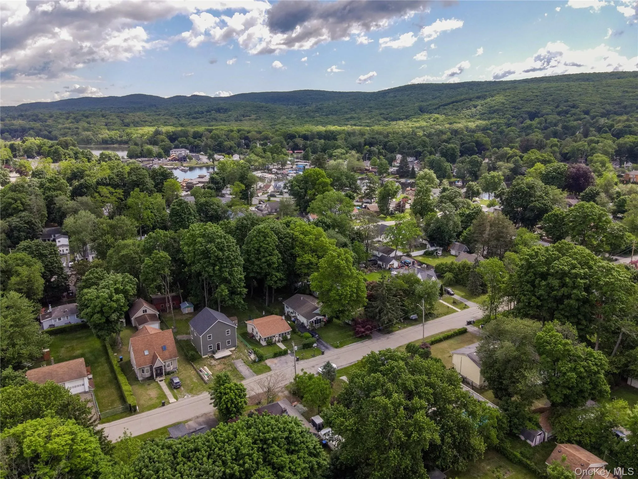 22 Oak Street, Warwick (town), NY, 3 Bedrooms Bedrooms, 7 Rooms Rooms,2 BathroomsBathrooms,Residential,For Rent,Oak,0,1005448 22 Oak Street, Warwick (town), NY, 3 Bedrooms Bedrooms, 7 Rooms Rooms,2 BathroomsBathrooms,Residential,For Rent,Oak,0,1005448
