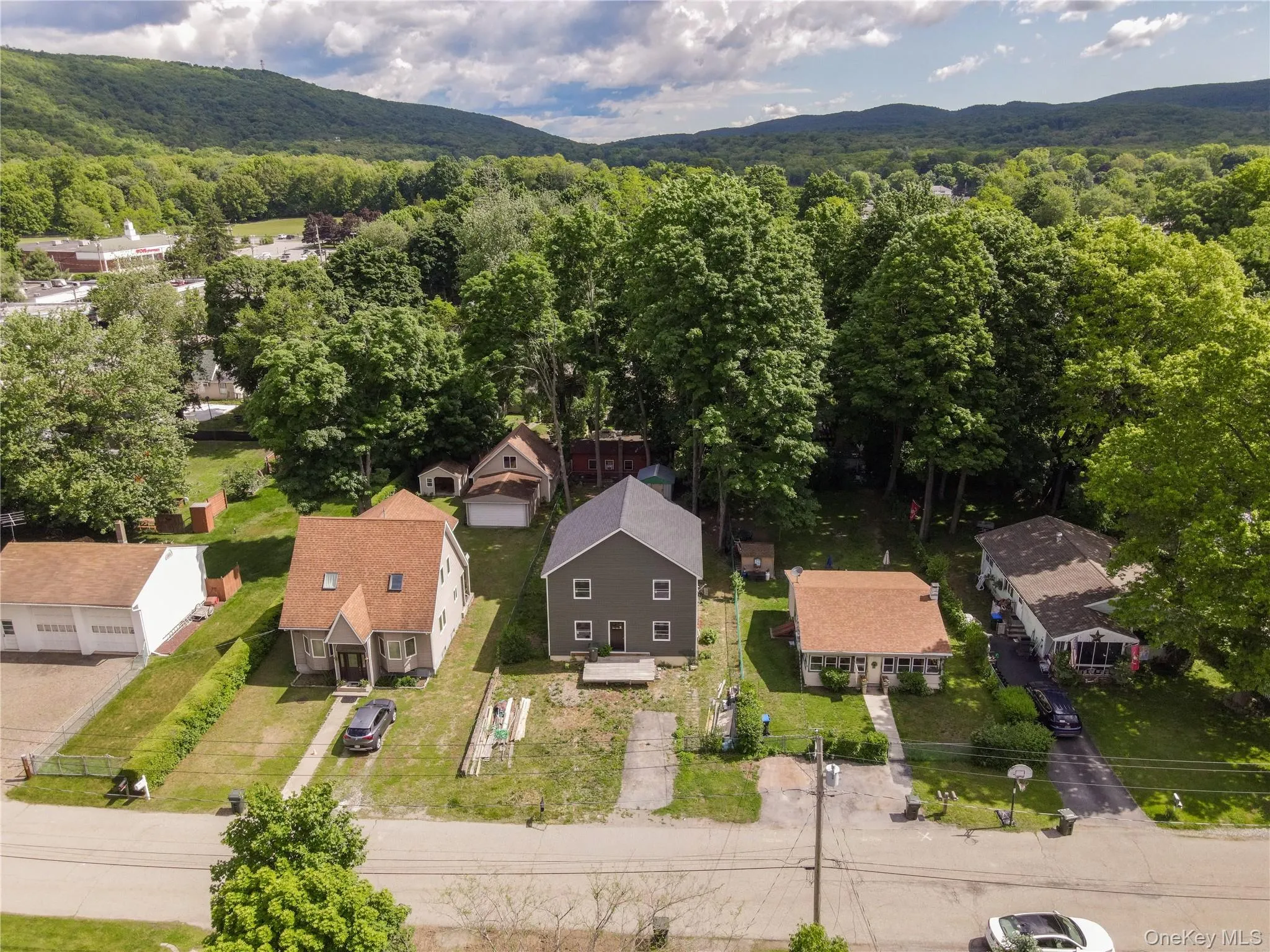 22 Oak Street, Warwick (town), NY, 3 Bedrooms Bedrooms, 7 Rooms Rooms,2 BathroomsBathrooms,Residential,For Rent,Oak,0,1005448 22 Oak Street, Warwick (town), NY, 3 Bedrooms Bedrooms, 7 Rooms Rooms,2 BathroomsBathrooms,Residential,For Rent,Oak,0,1005448