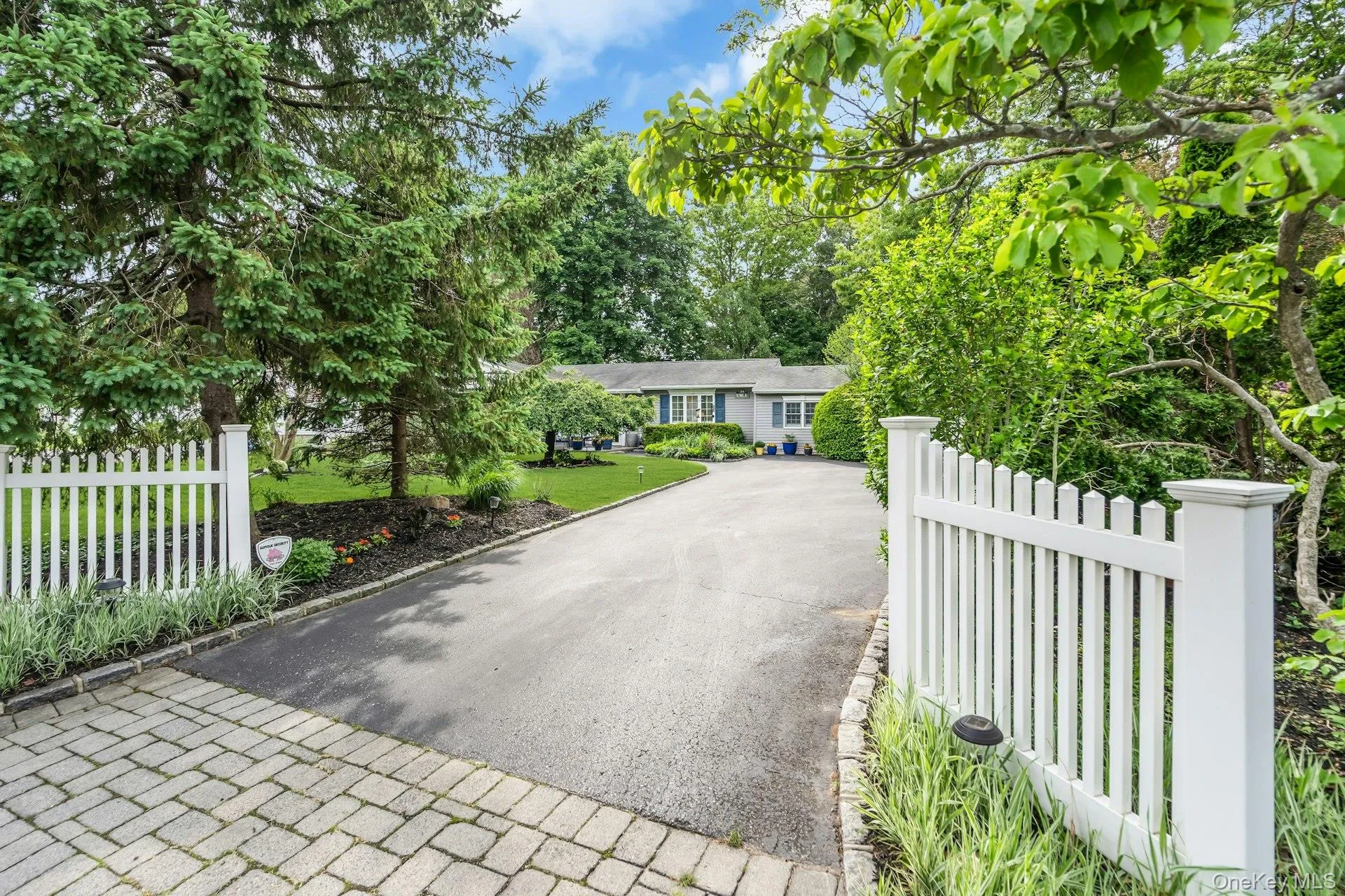 Pristine Home With Large Driveway & Belgium Block Apron Pristine Home With Large Driveway & Belgium Block Apron