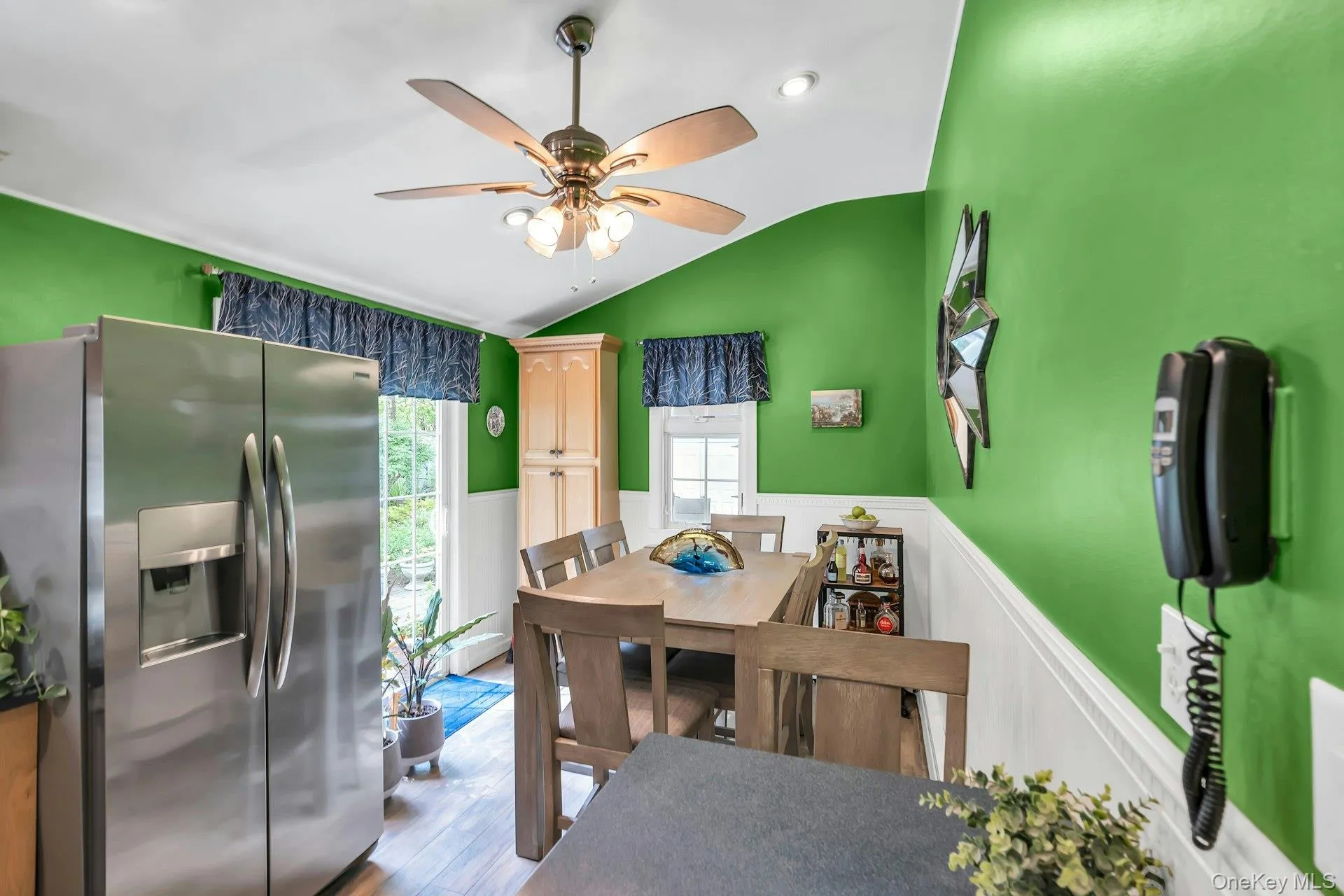 Eat in Kitchen With Vaulted Ceiling Eat in Kitchen With Vaulted Ceiling