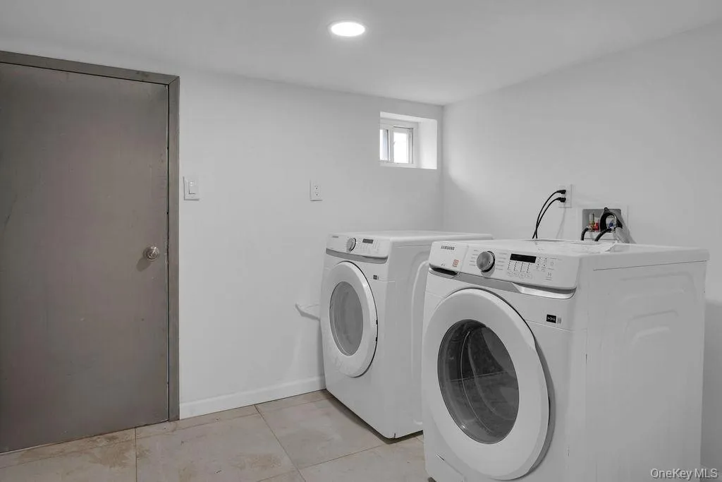 173-62 103rd Road, New York, NY, 3 Bedrooms Bedrooms, 5 Rooms Rooms,2 BathroomsBathrooms,Residential,For Rent,103rd,0,1005451 173-62 103rd Road, New York, NY, 3 Bedrooms Bedrooms, 5 Rooms Rooms,2 BathroomsBathrooms,Residential,For Rent,103rd,0,1005451