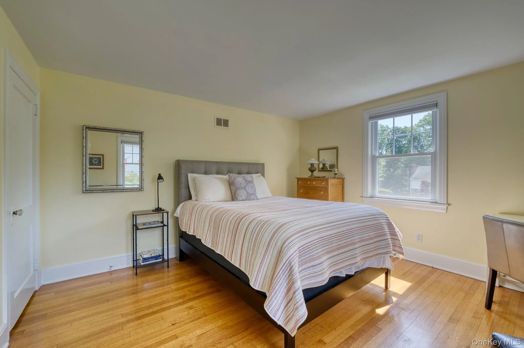 Bedroom cont....... Bedroom cont.......