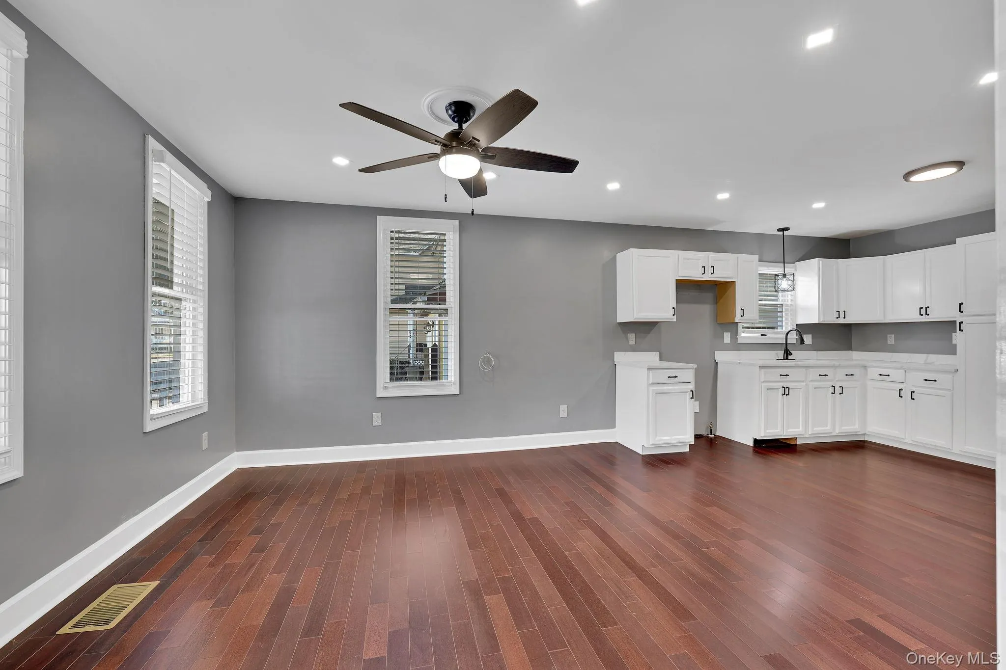 33 Seward Avenue, Port Jervis, NY, 4 Bedrooms Bedrooms, 14 Rooms Rooms,4 BathroomsBathrooms,Residential,For Rent,Seward,0,1005465 33 Seward Avenue, Port Jervis, NY, 4 Bedrooms Bedrooms, 14 Rooms Rooms,4 BathroomsBathrooms,Residential,For Rent,Seward,0,1005465